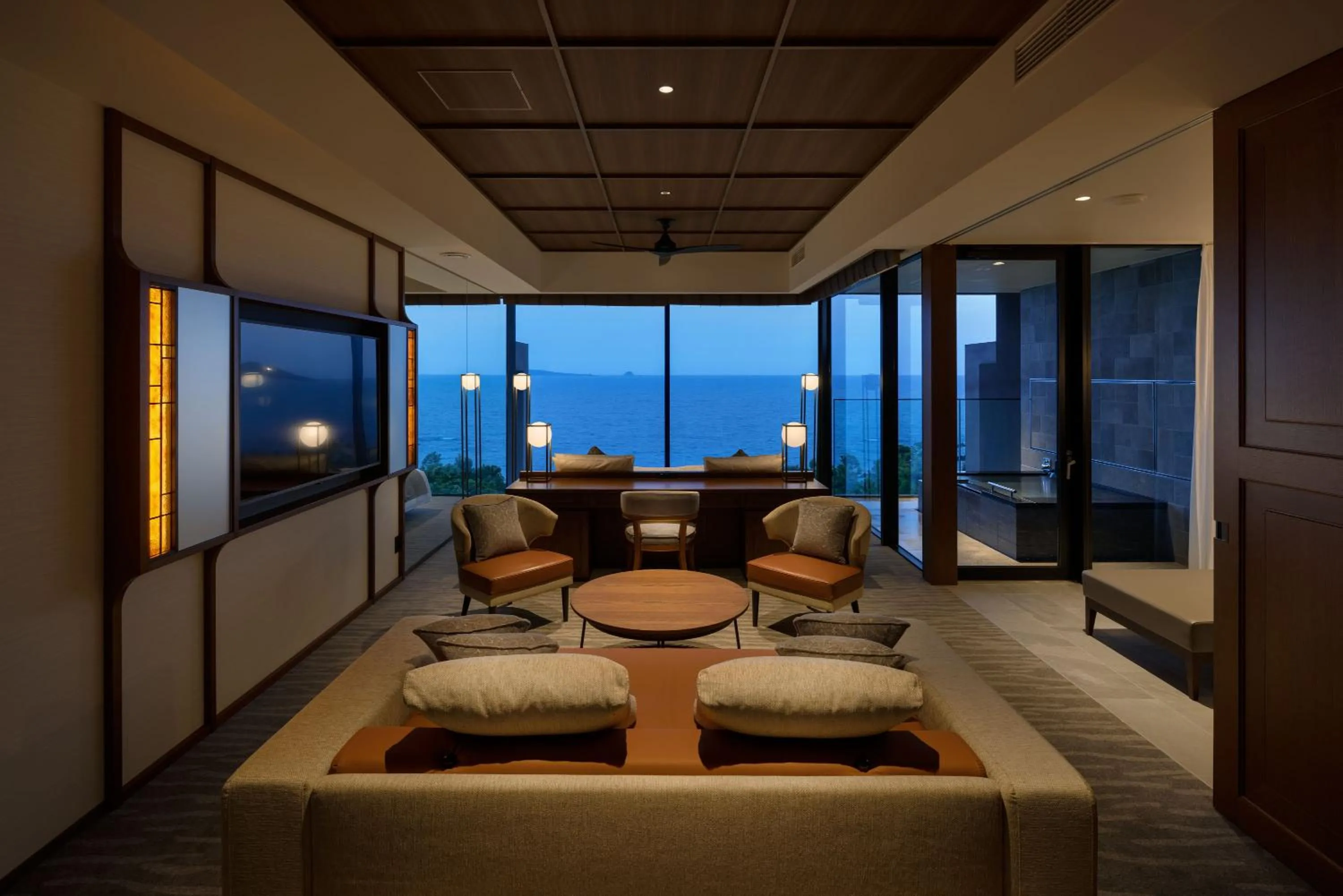 Photo of the whole room in GOTO RETREAT by Onko Chishin