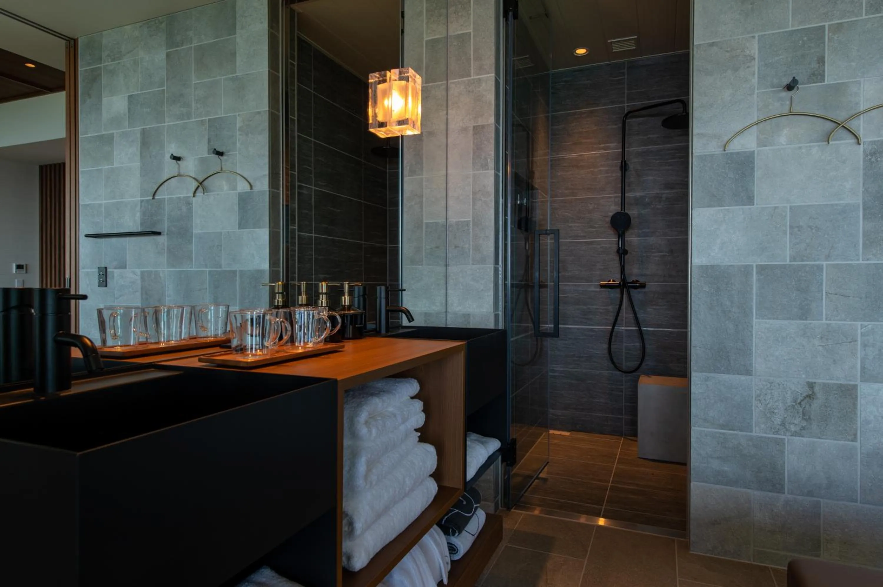 Bathroom in GOTO RETREAT by Onko Chishin