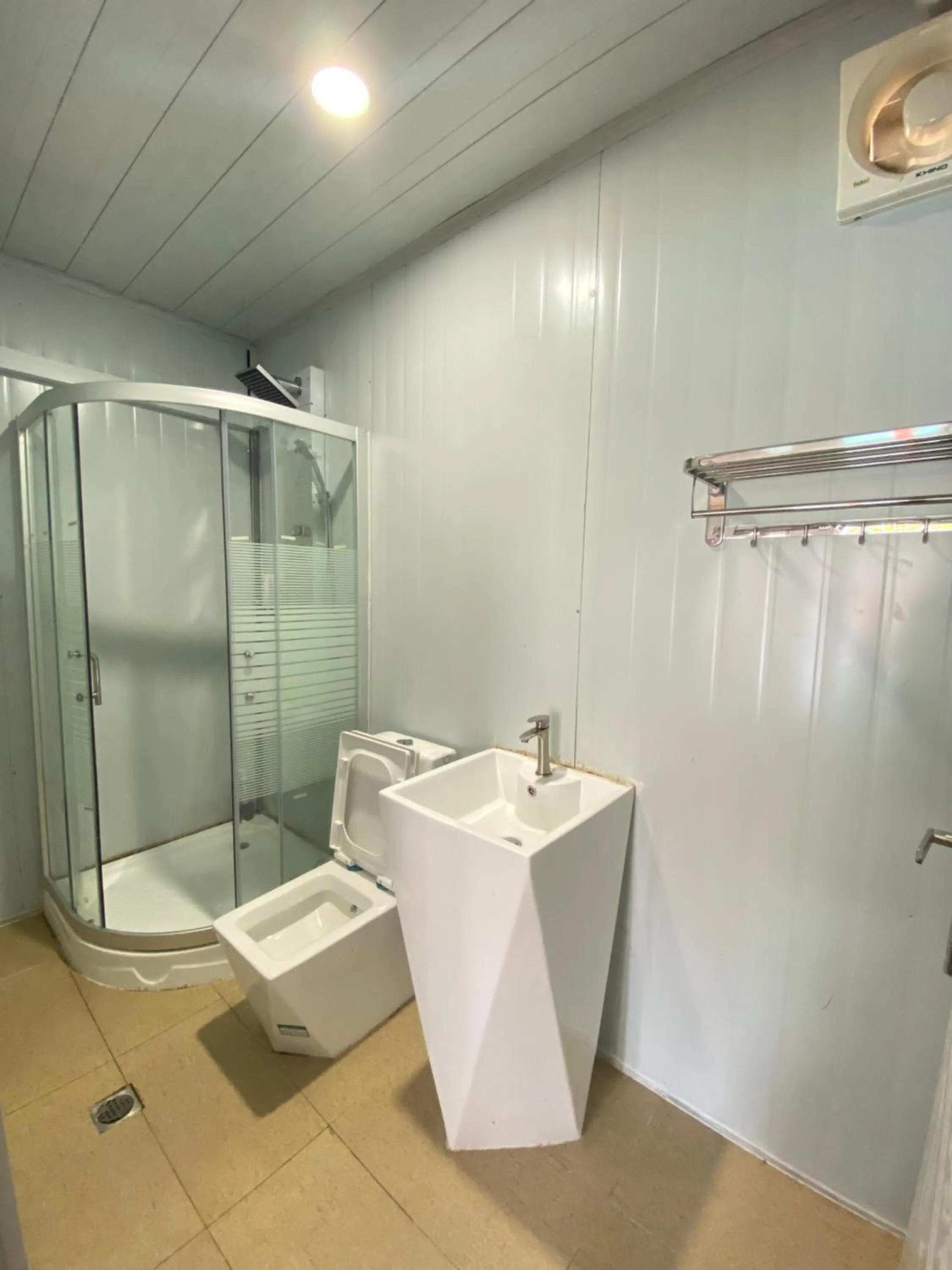 Shower in Awangan Palace