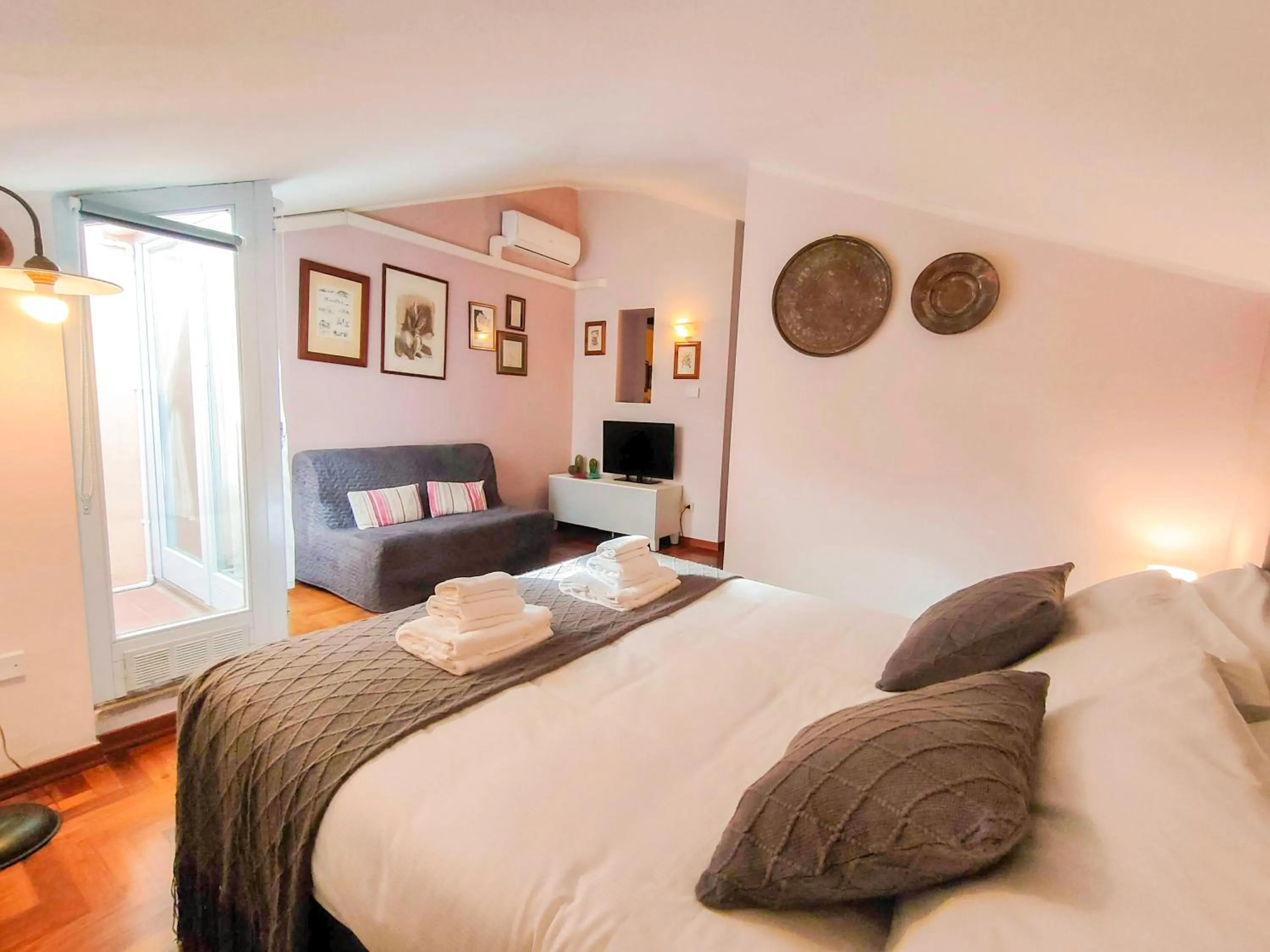 Bed in Domus Volumnia Country House