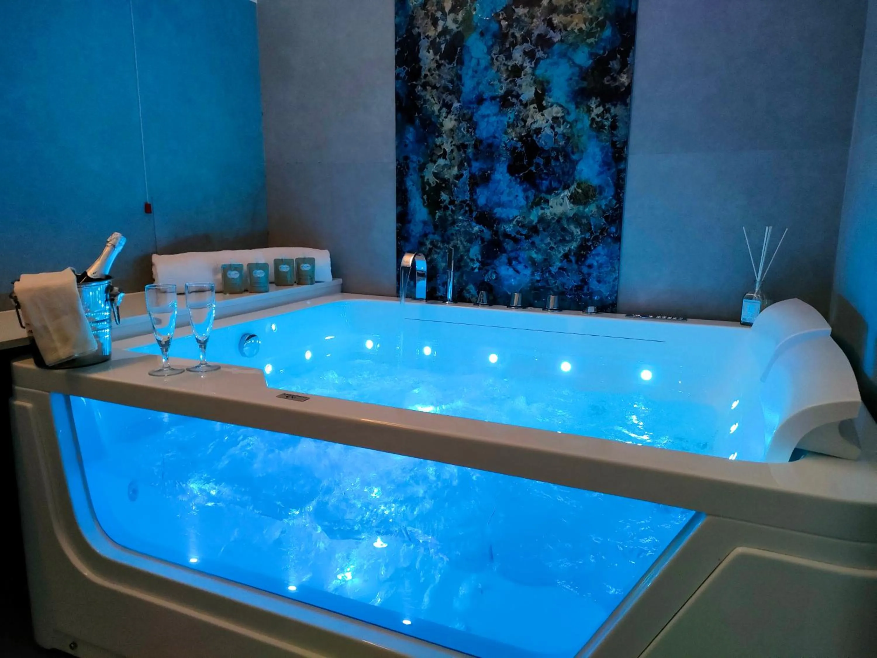 Hot Tub in Domus Volumnia Country House