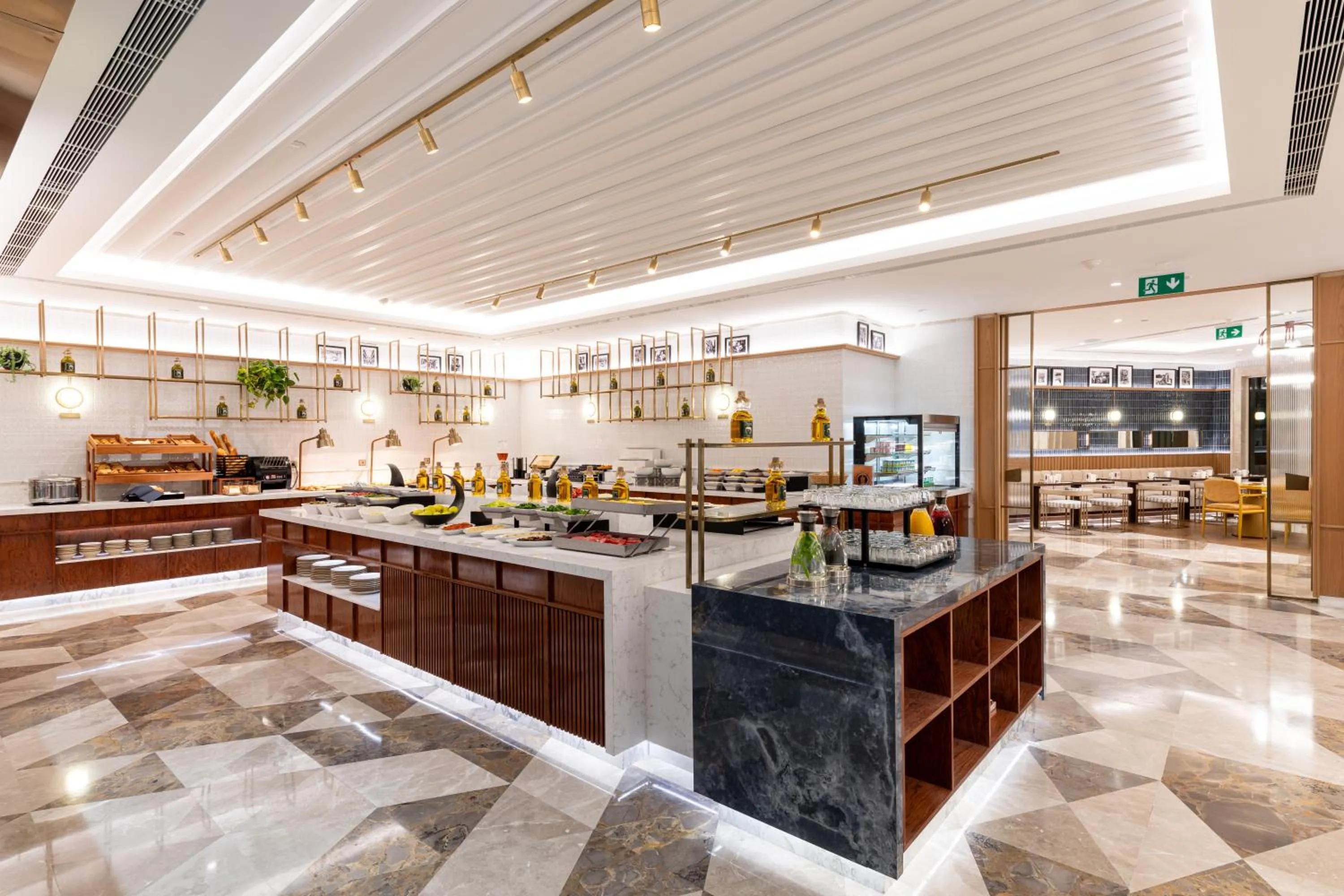 Restaurant/places to eat in Ramada Plaza By Wyndham Istanbul City Center