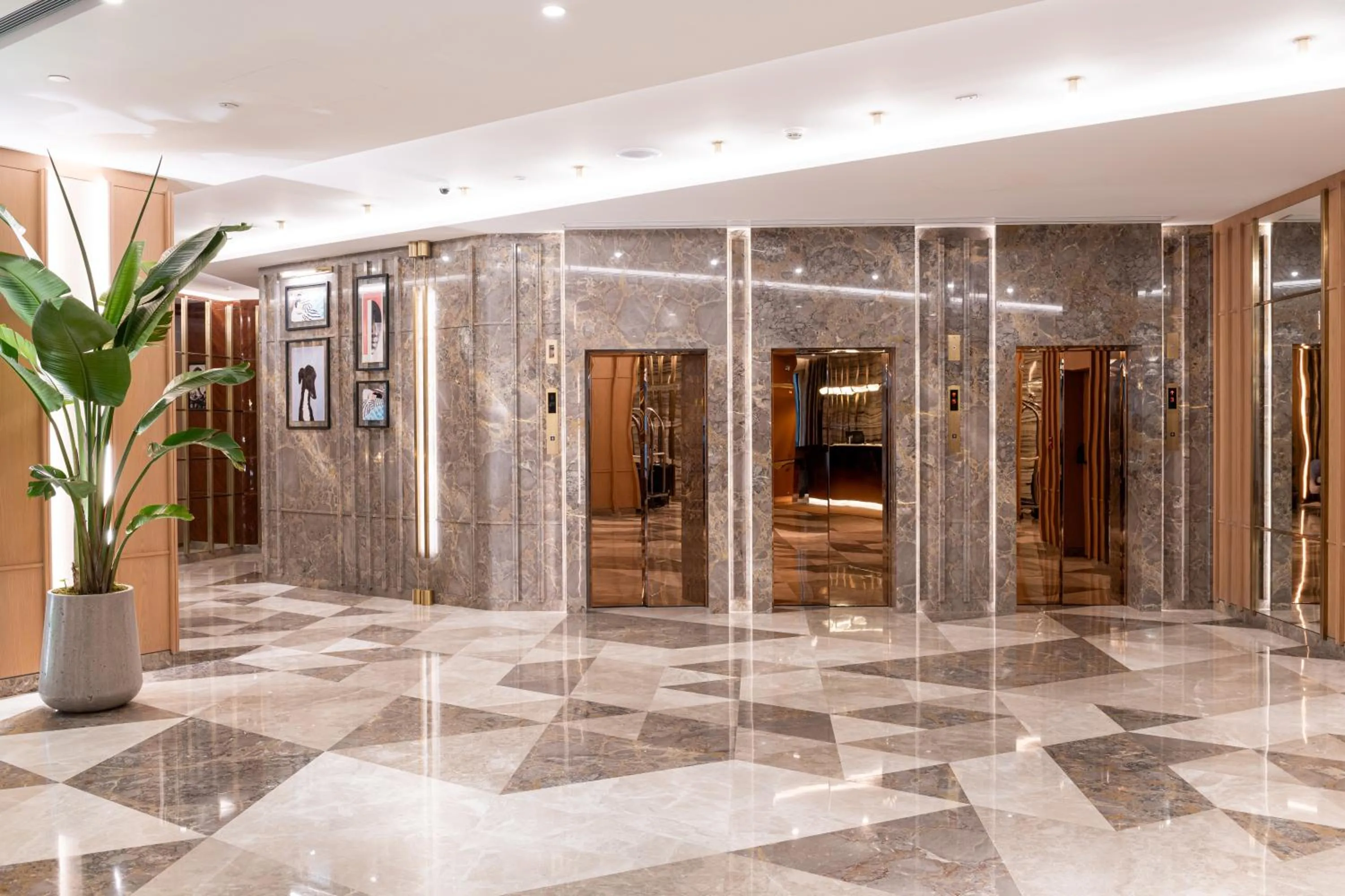 elevator in Ramada Plaza By Wyndham Istanbul City Center