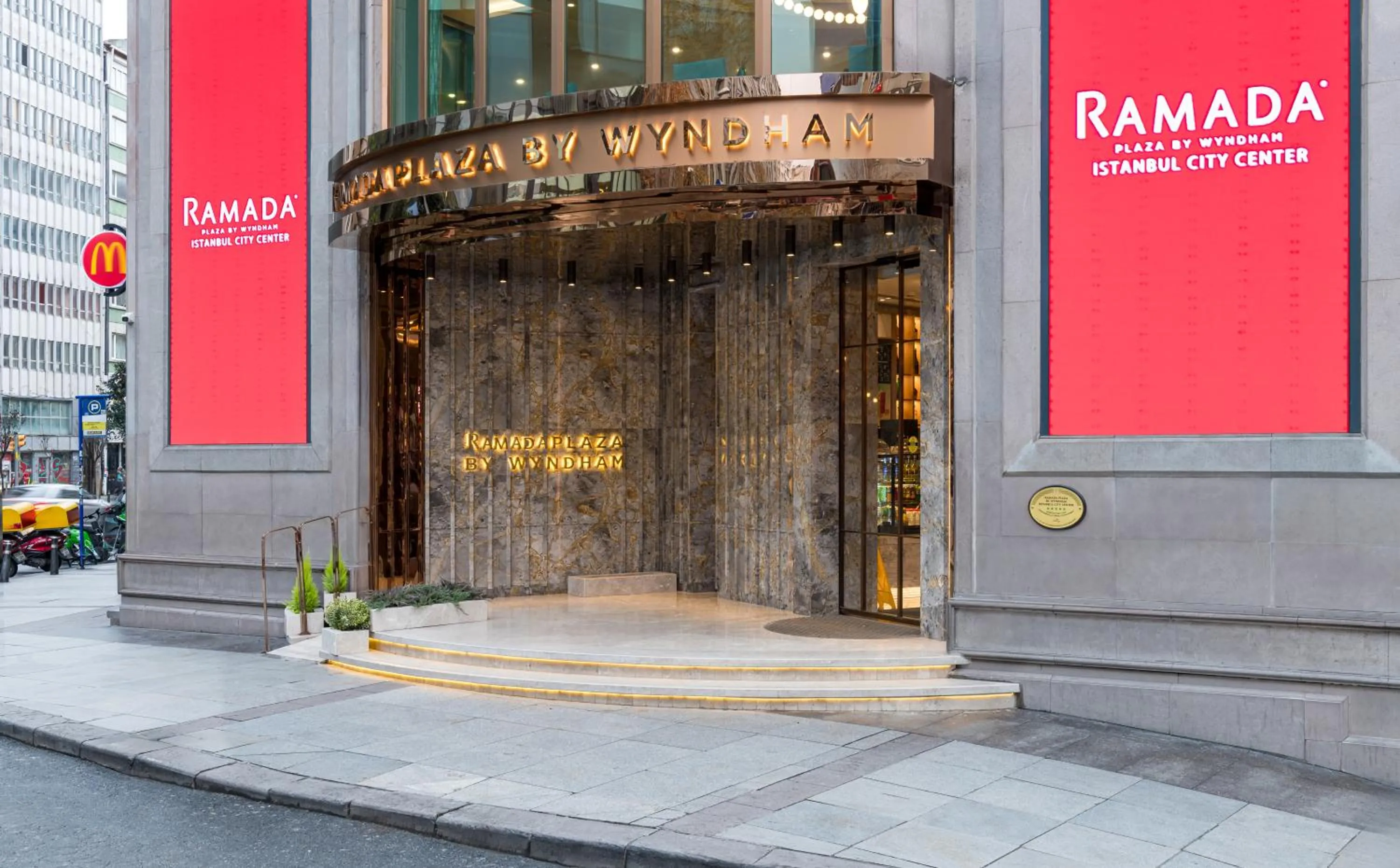 Facade/entrance in Ramada Plaza By Wyndham Istanbul City Center