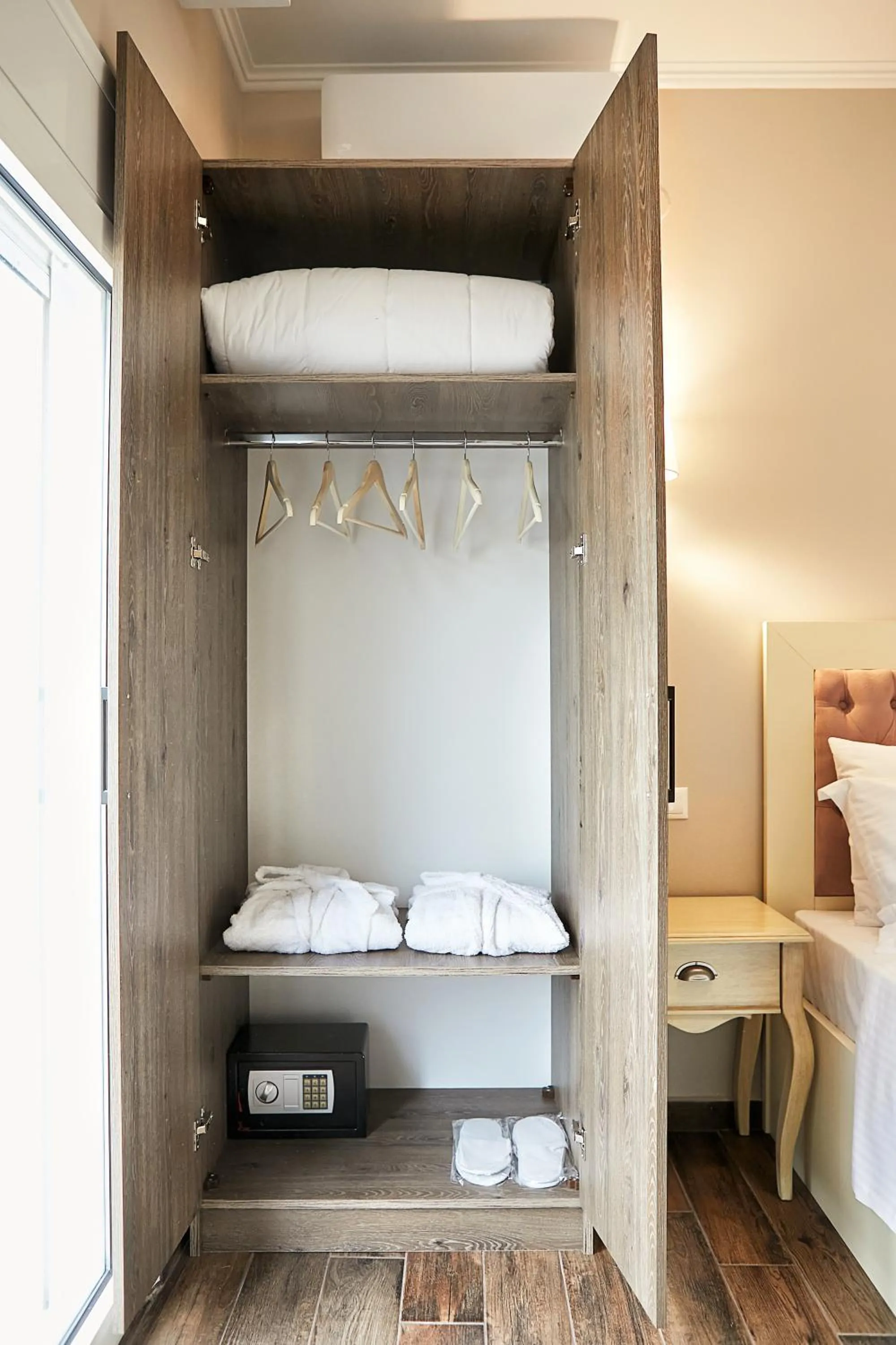 wardrobe, Bed in Romilia Guesthouse