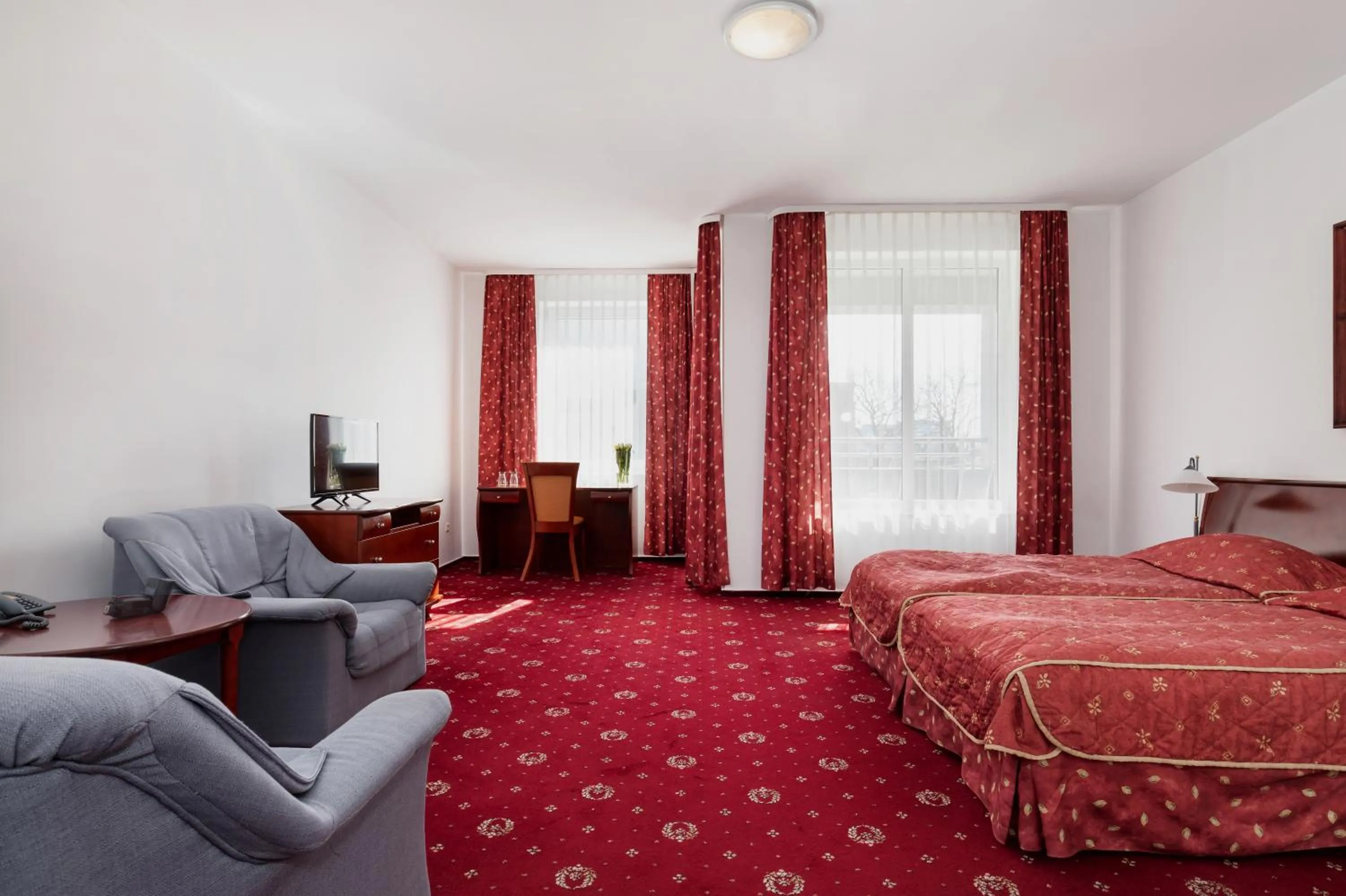 Photo of the whole room, Bed in Aparthotel Etna