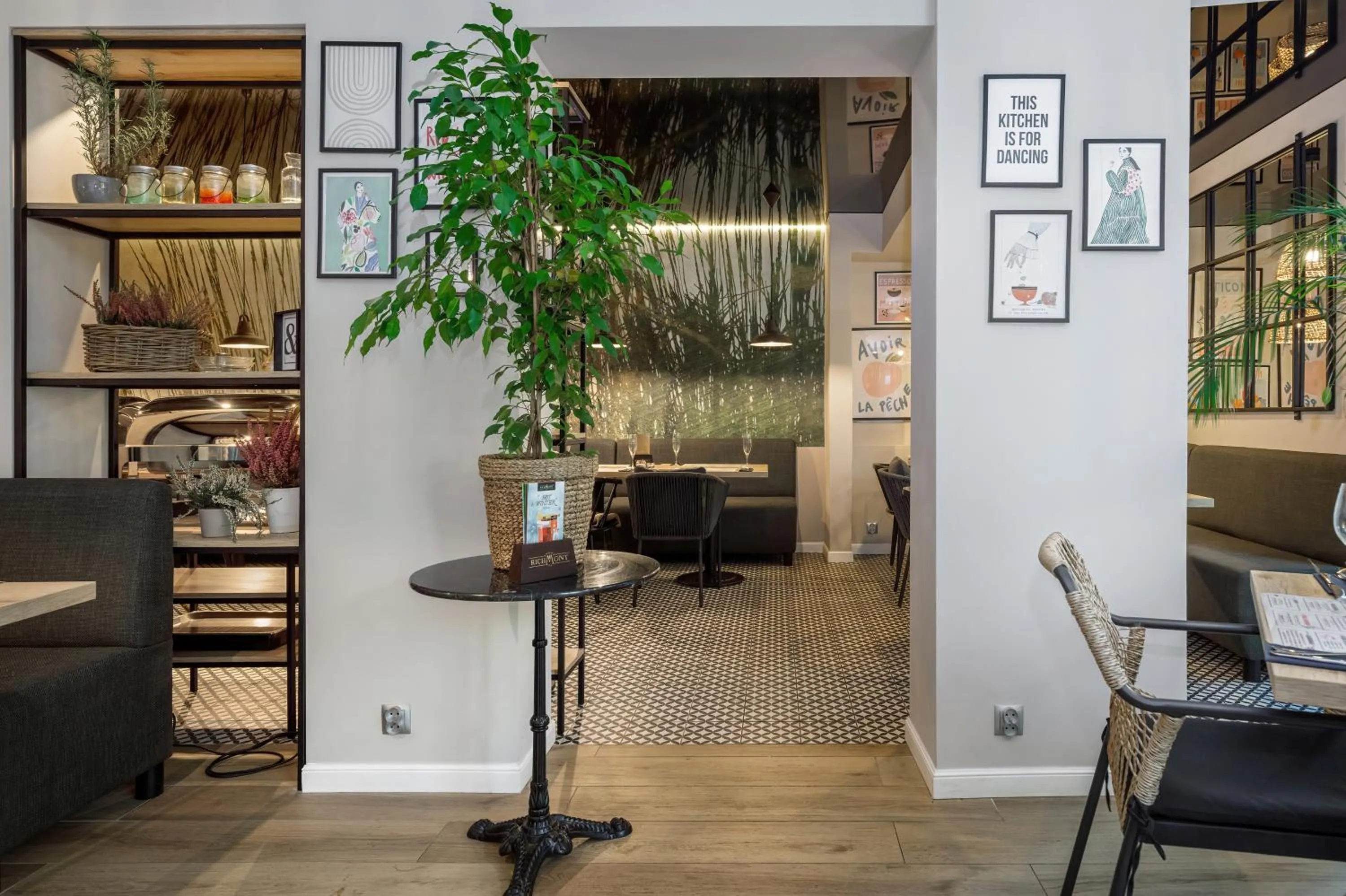 Restaurant/places to eat in Aparthotel Etna