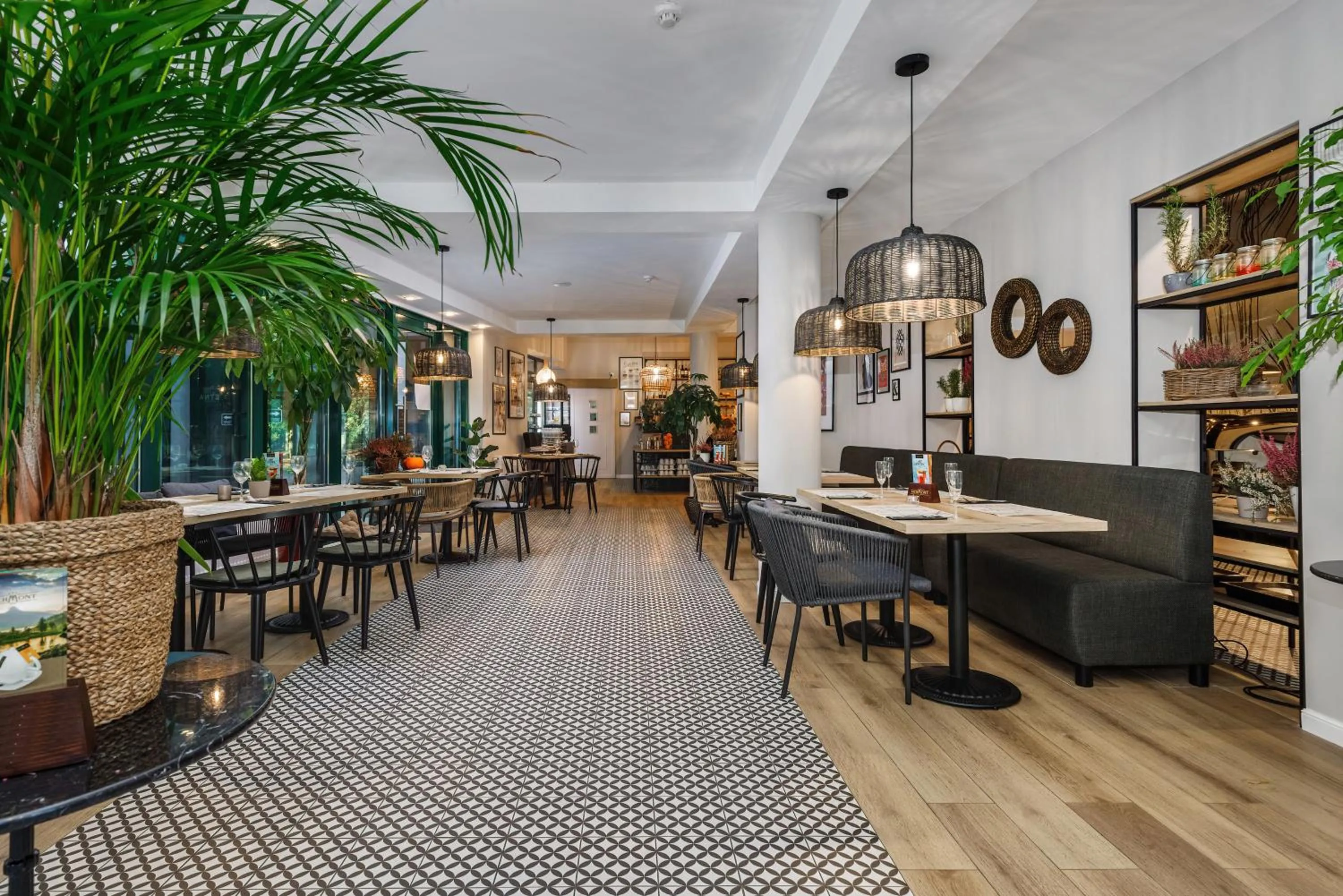 Restaurant/places to eat in Aparthotel Etna