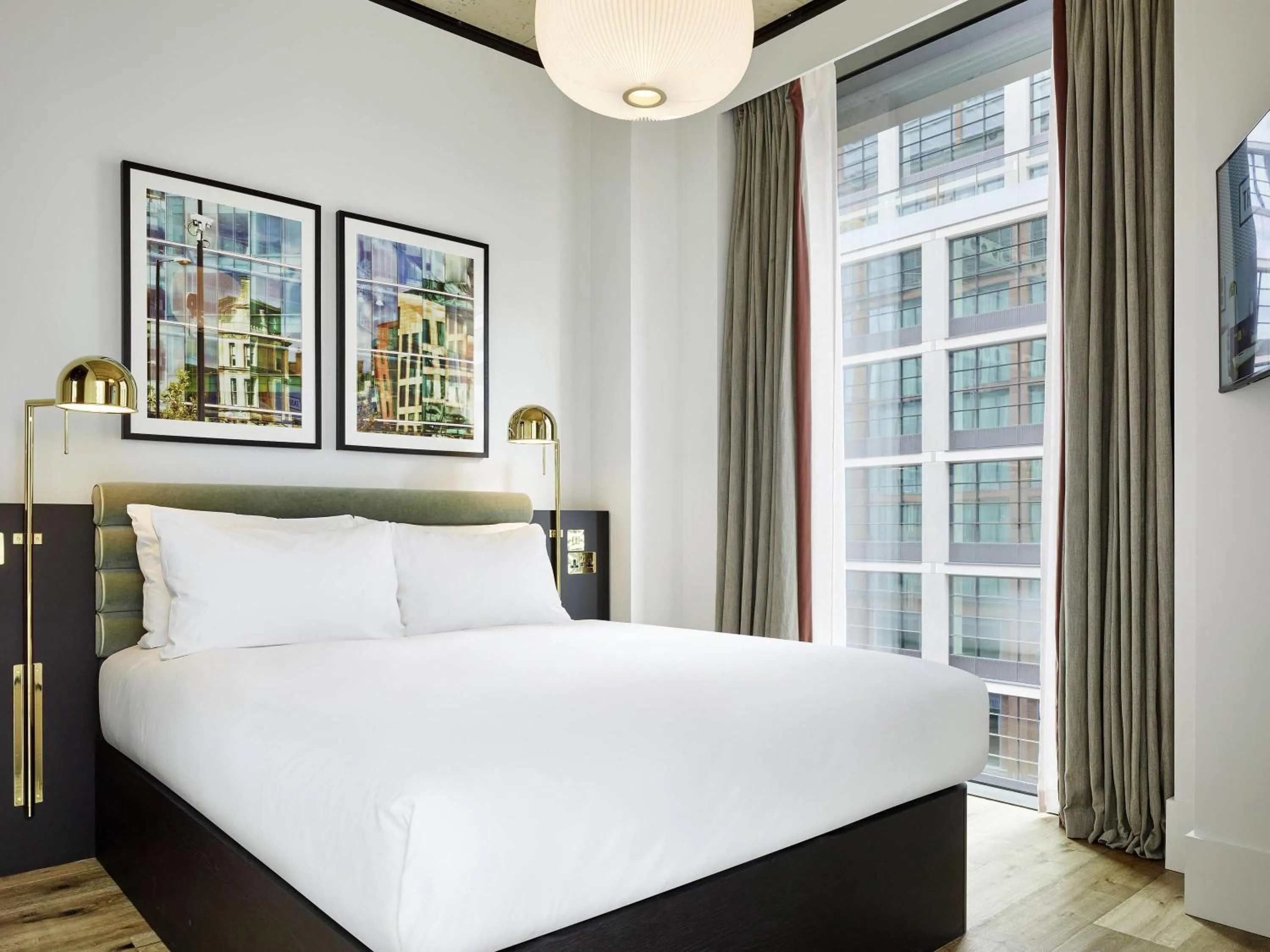 Bedroom, Bed in TRIBE London Canary Wharf