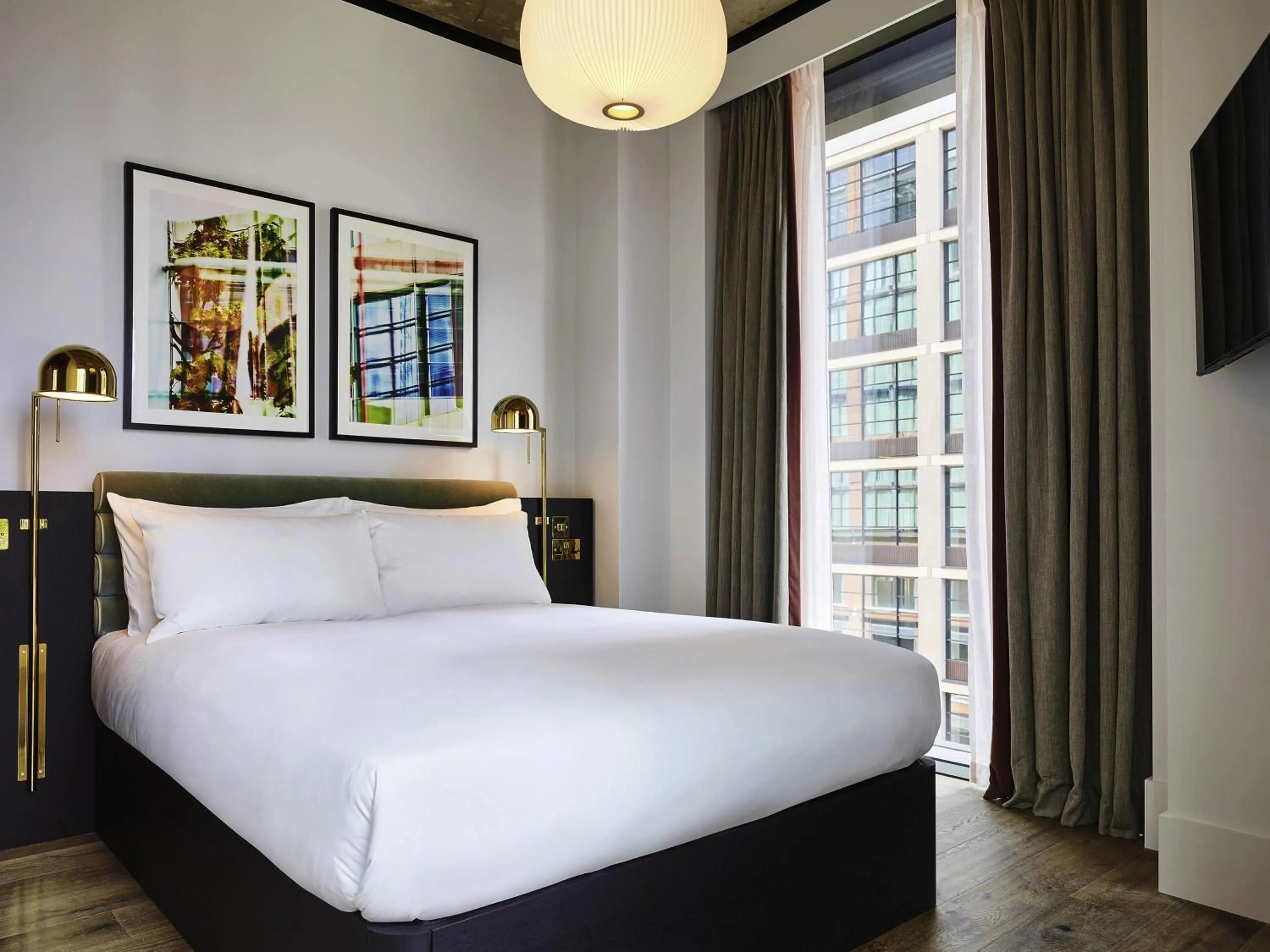 Bedroom, Bed in TRIBE London Canary Wharf