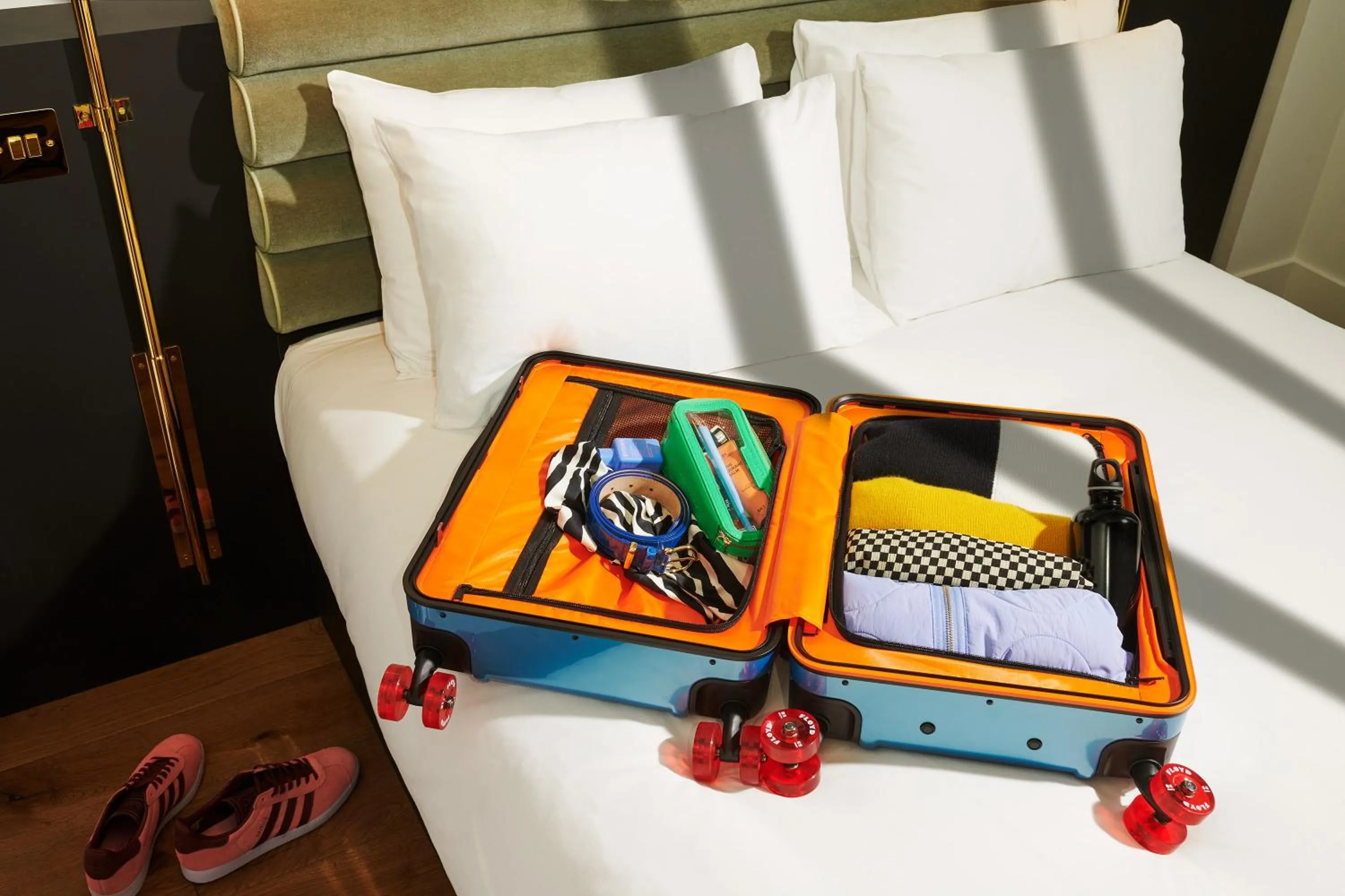 Bedroom, Bed in TRIBE London Canary Wharf