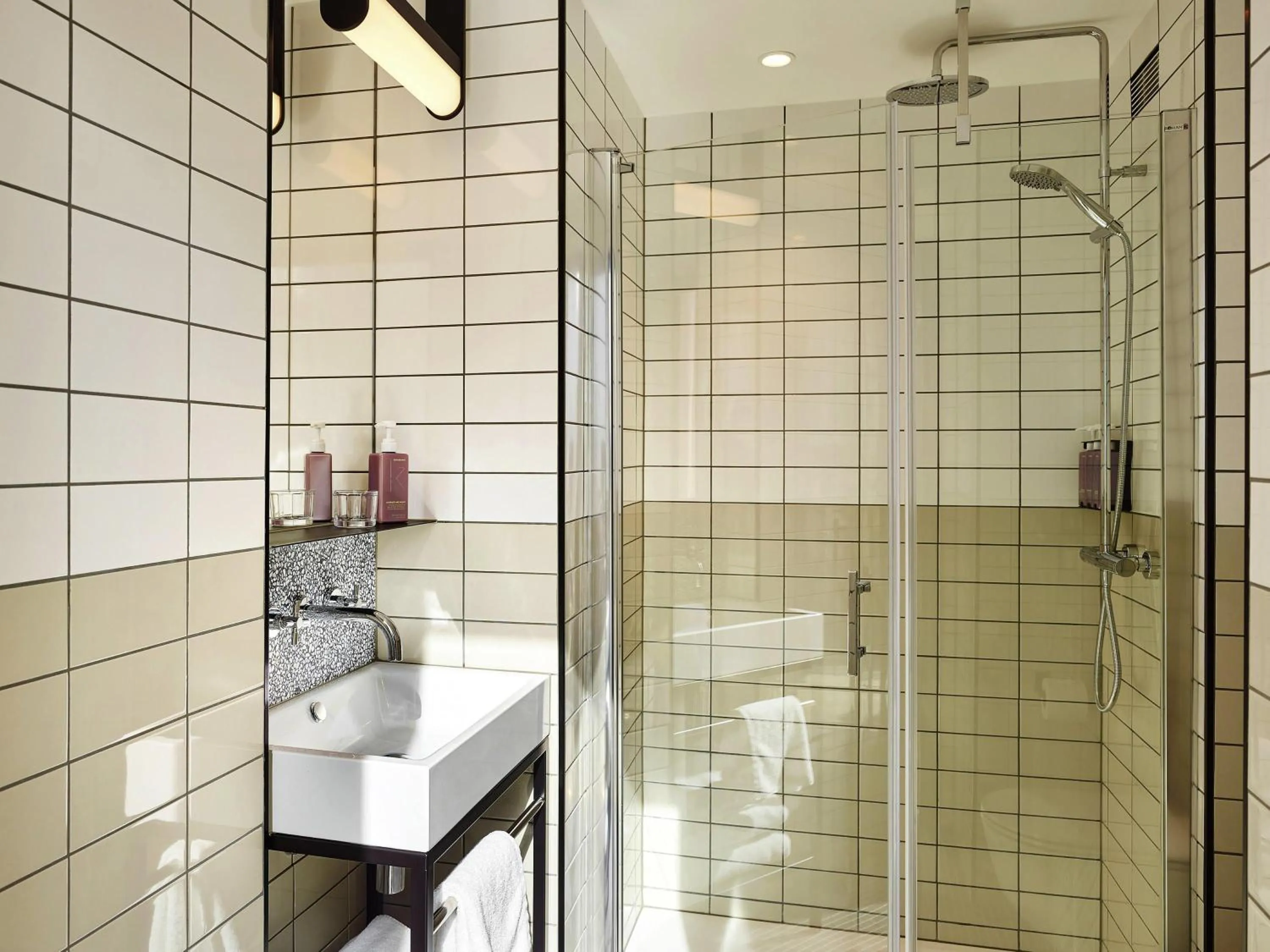 Bedroom in TRIBE London Canary Wharf