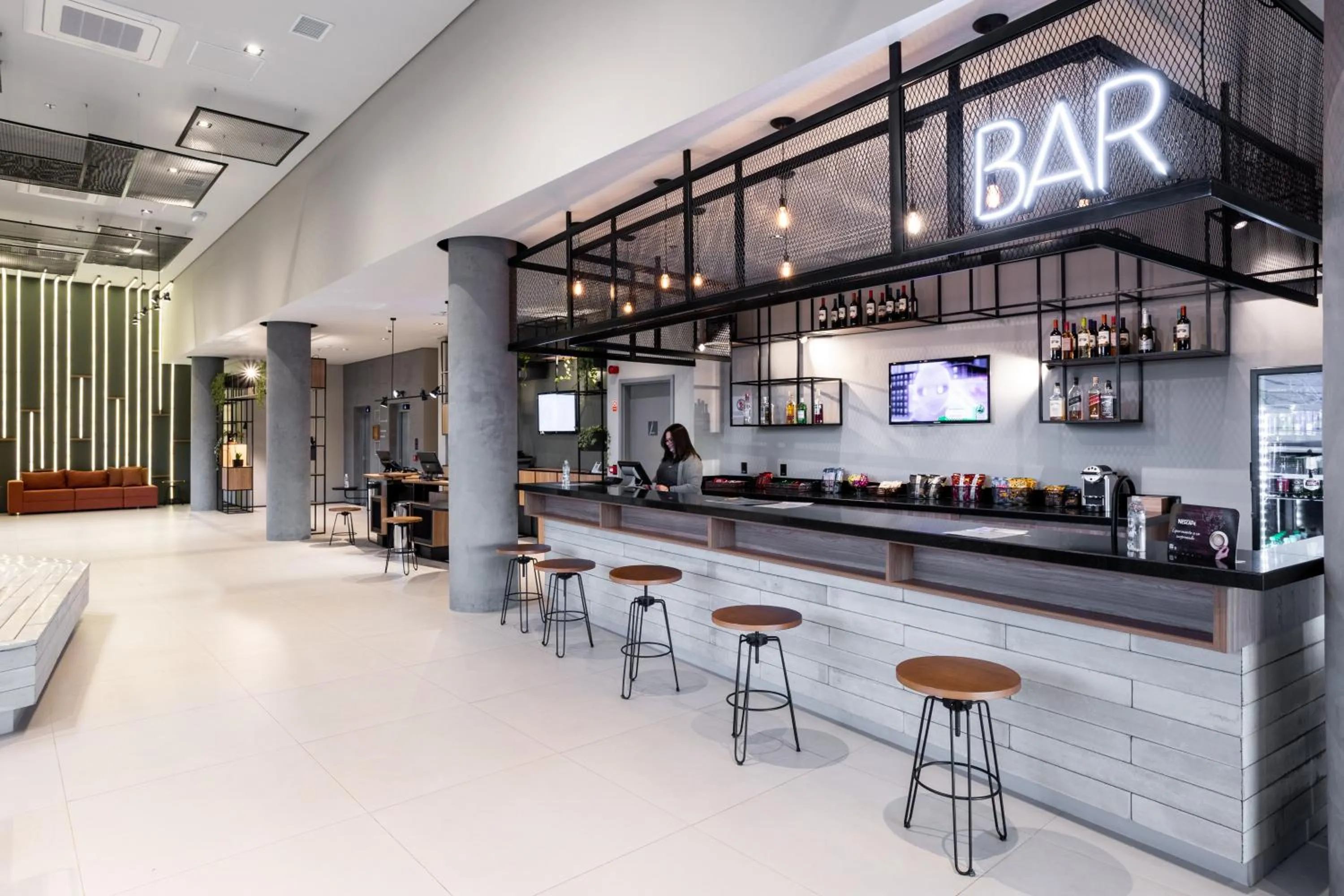 Lounge or bar in ibis Botucatu