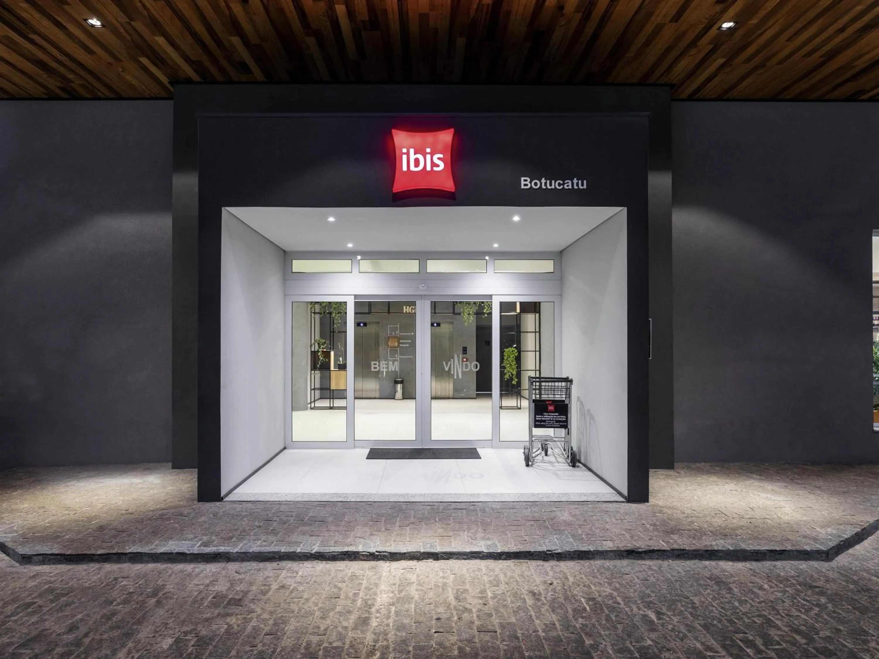 Other in ibis Botucatu