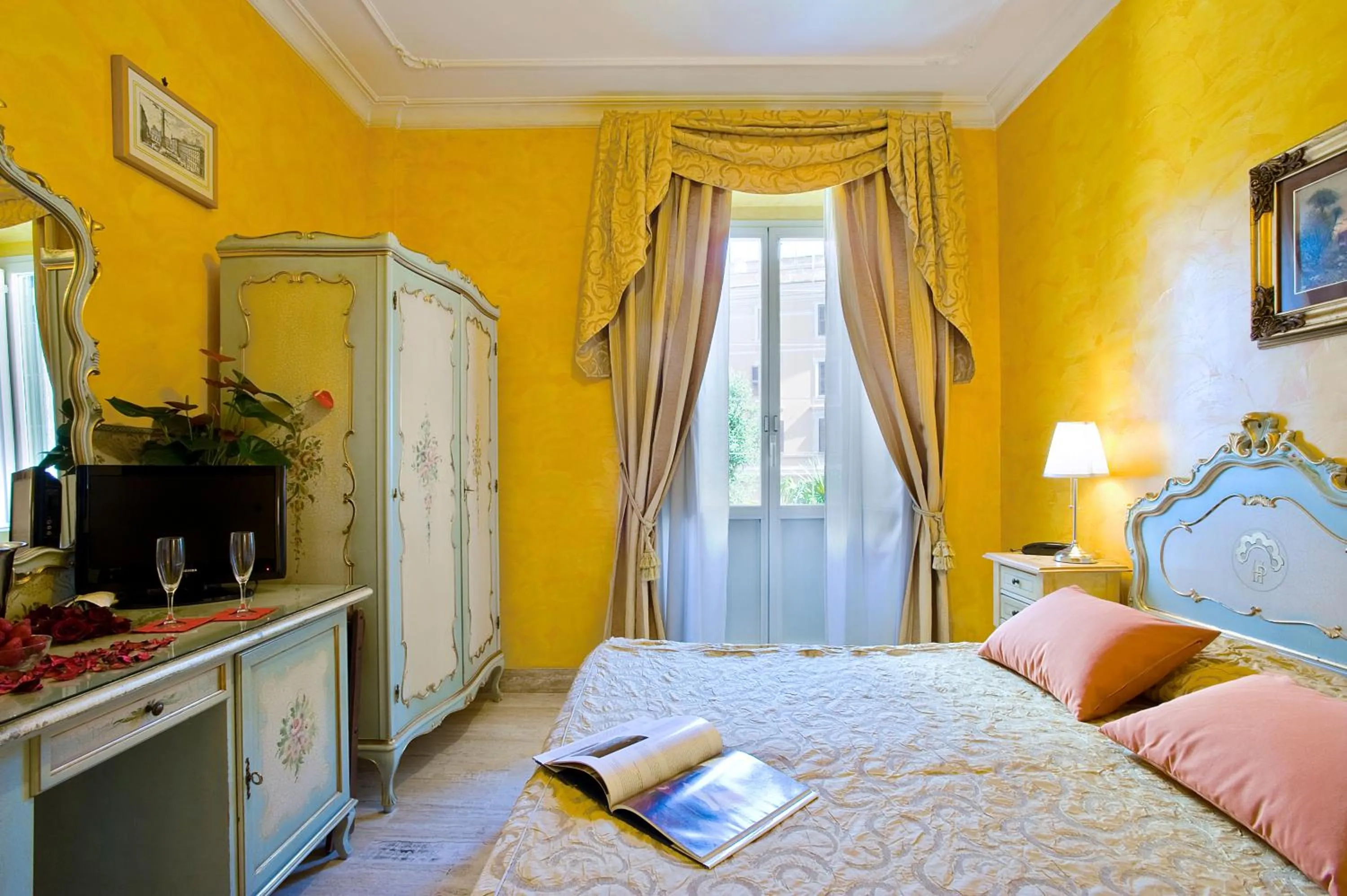 Photo of the whole room, Bed in Hotel Villa San Lorenzo Maria