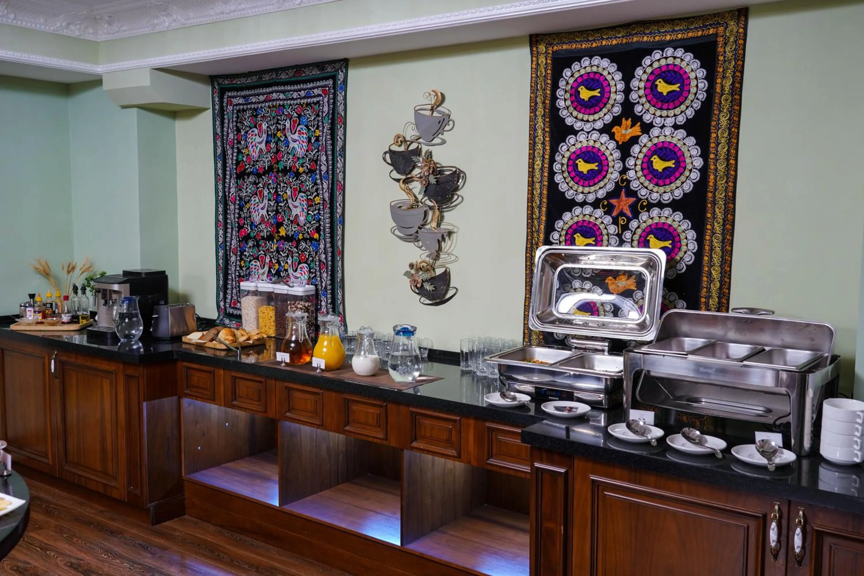 Restaurant/places to eat in Sangzor Boutique Hotel