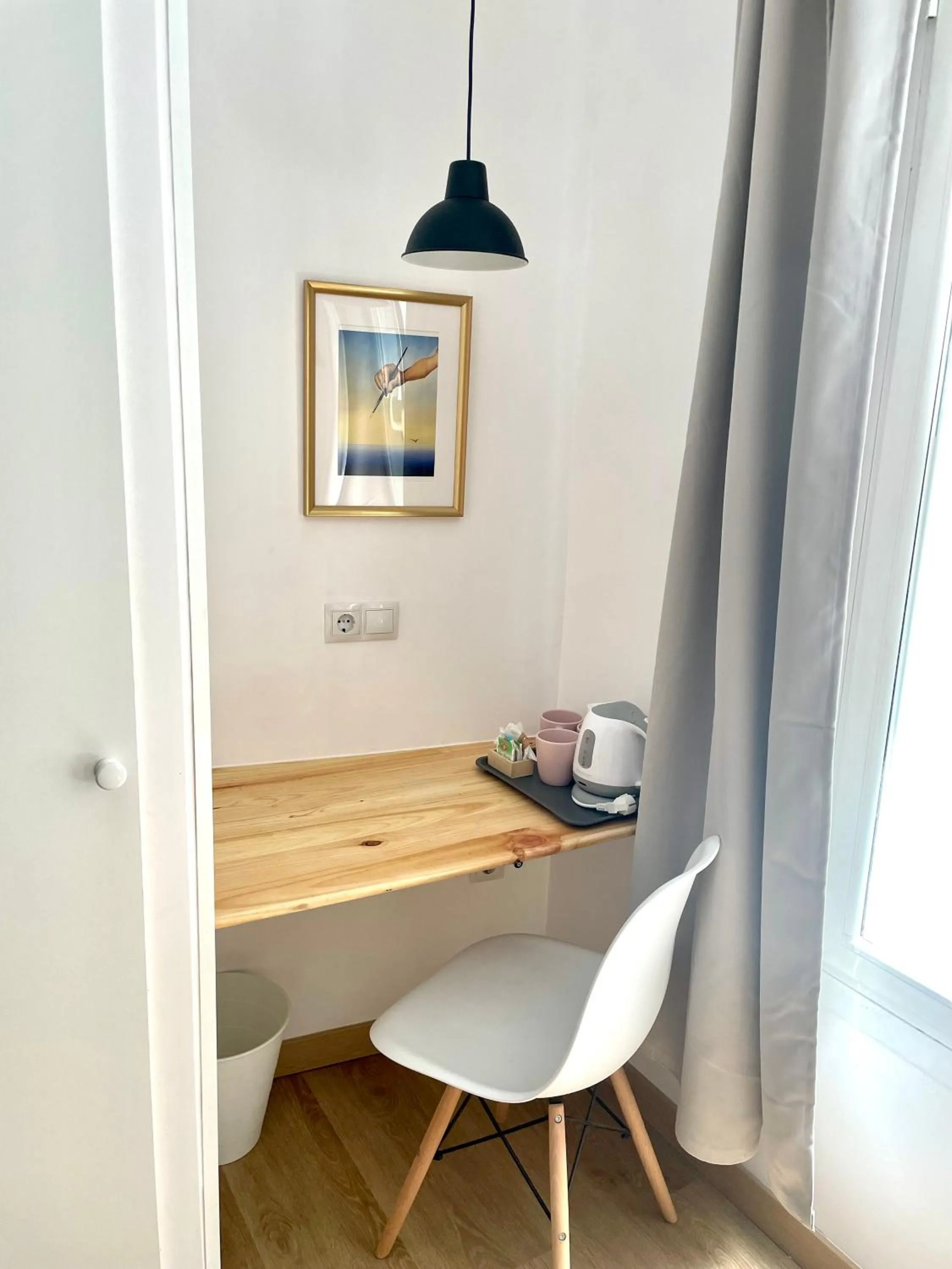 Coffee/tea facilities in OPERA ROOMS