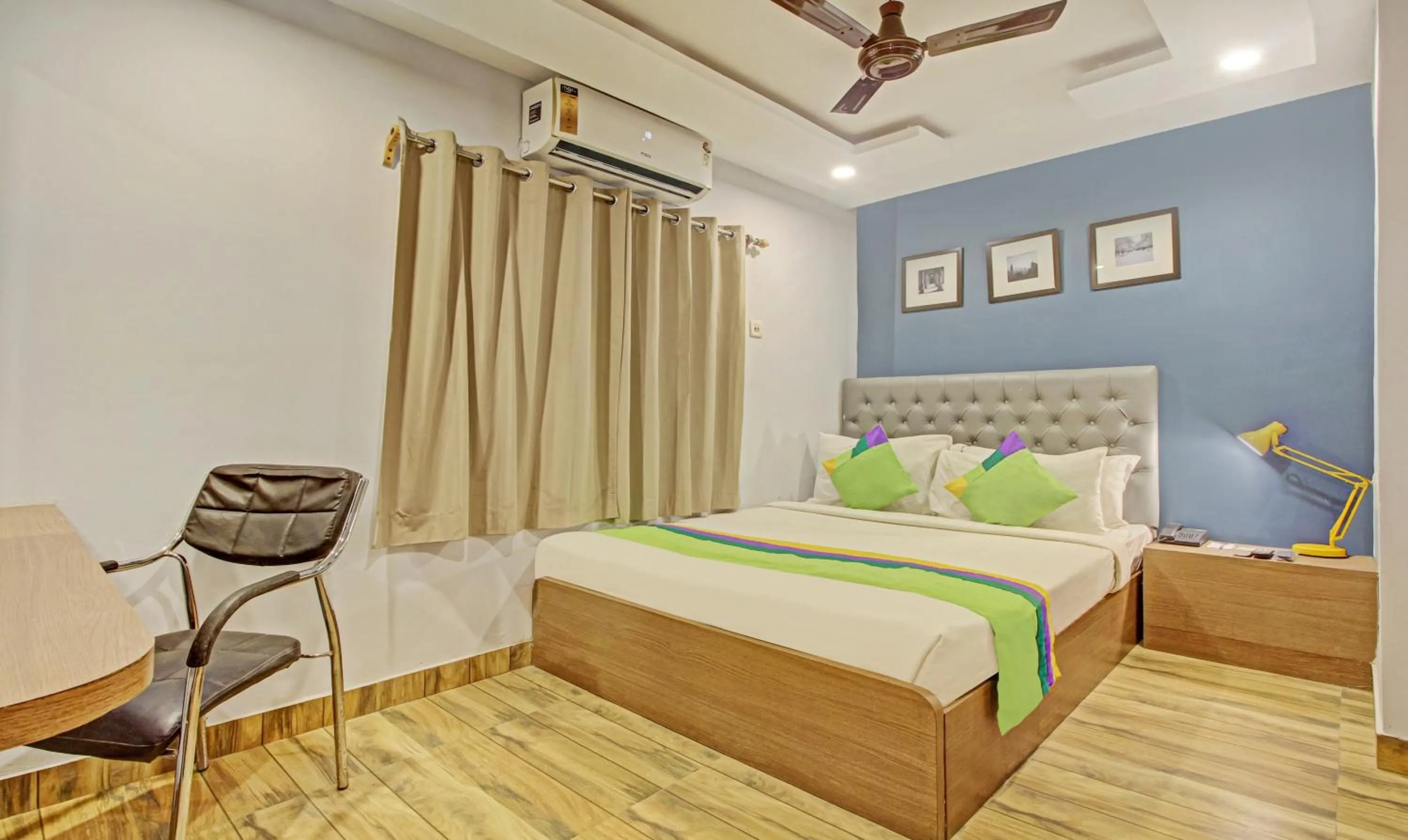 Bed in Hotel Royal Crowne near Kolkata Airport