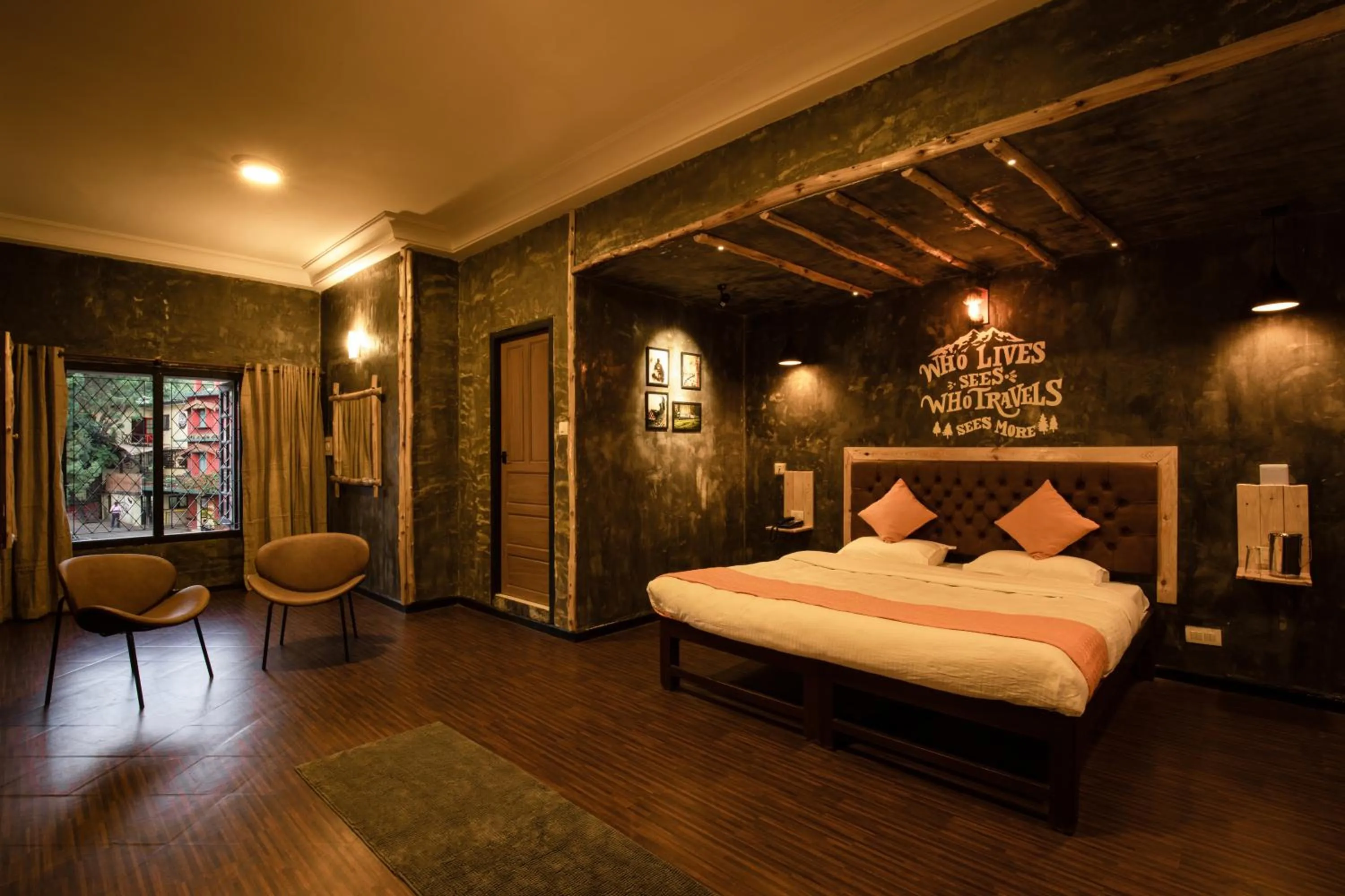 Photo of the whole room in The HighGarden