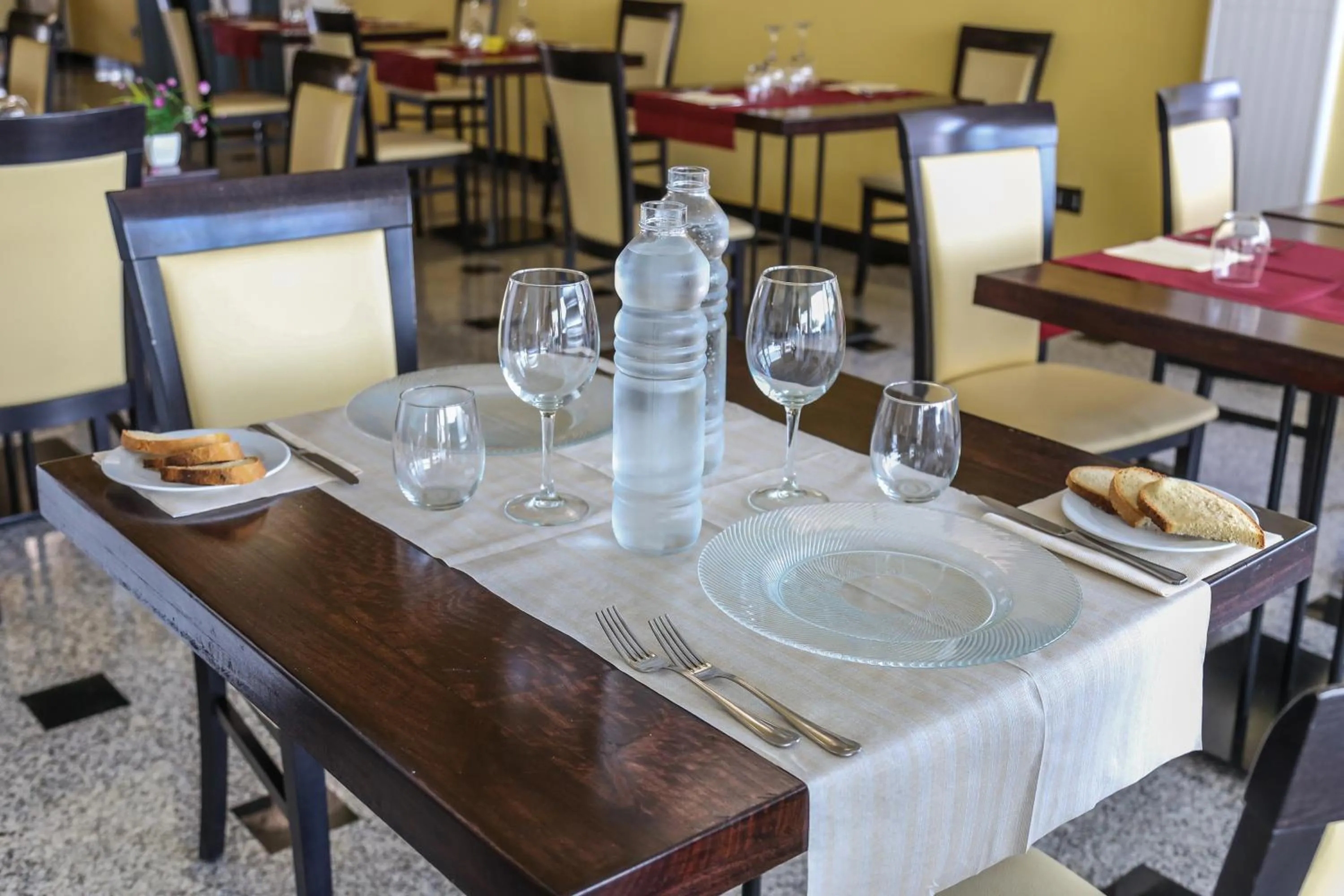 Restaurant/places to eat in Hotel Luna Lido