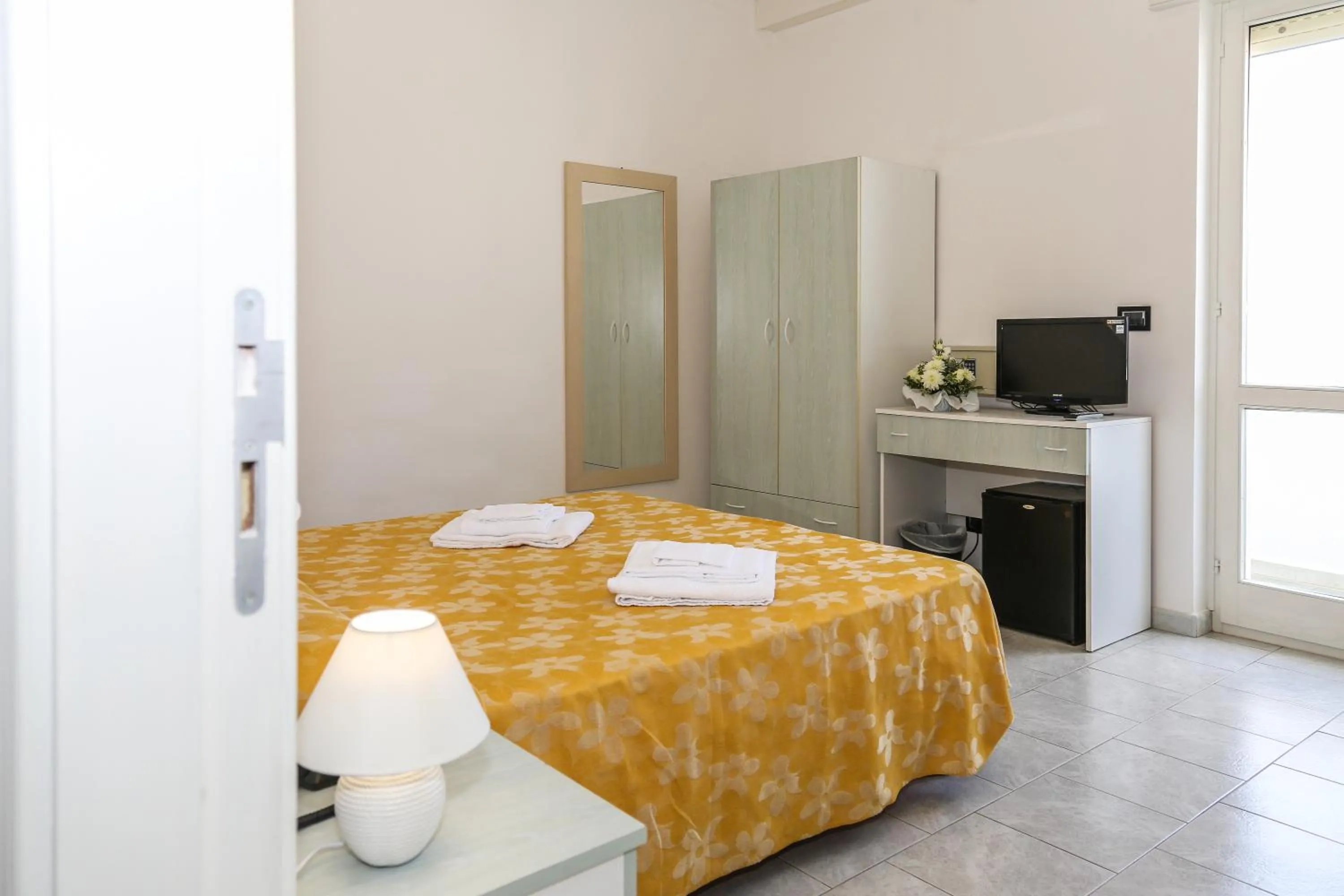 Bedroom, Bed in Hotel Luna Lido