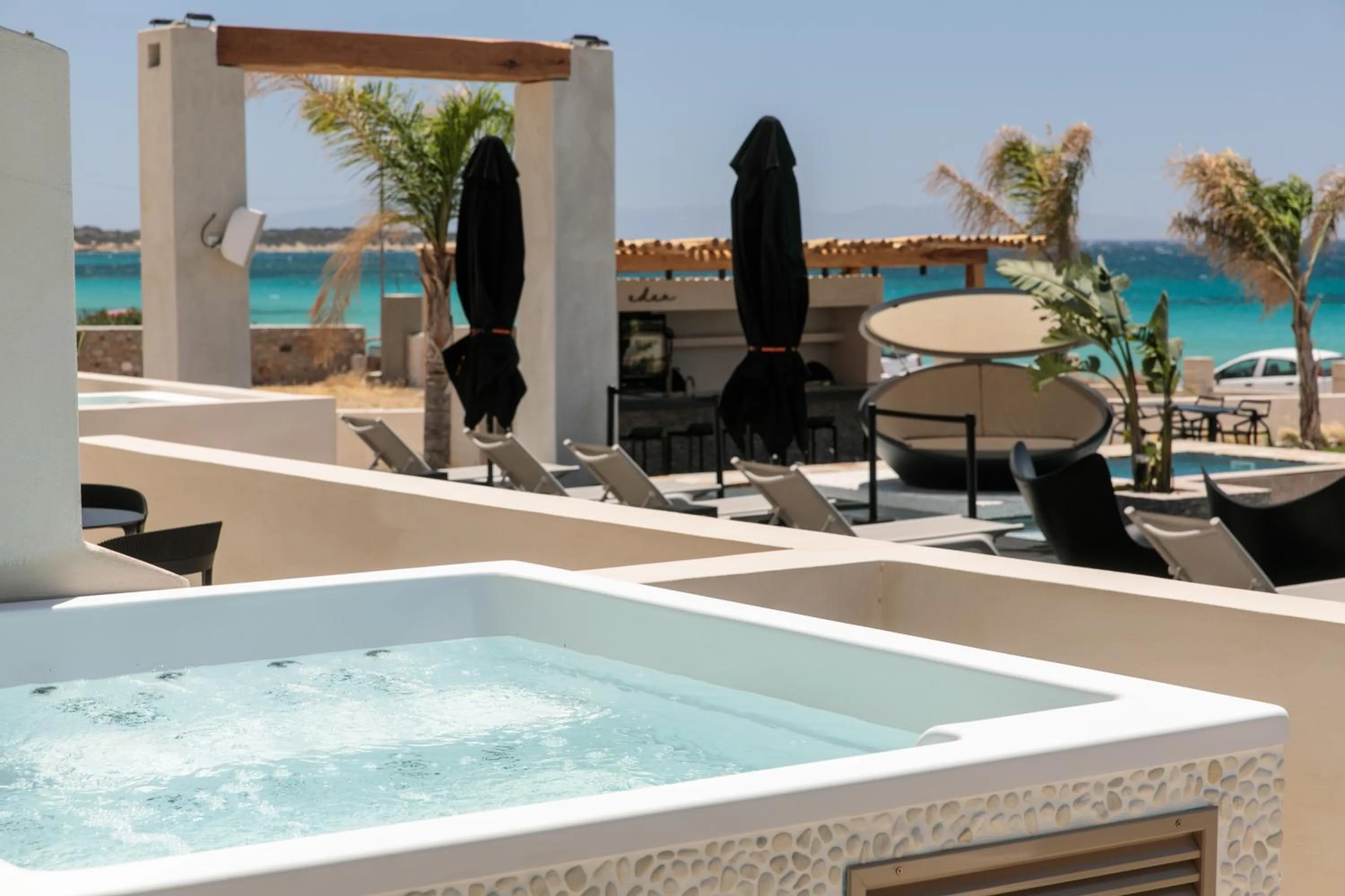 Hot Tub in Eden Beachfront Residences & Suites