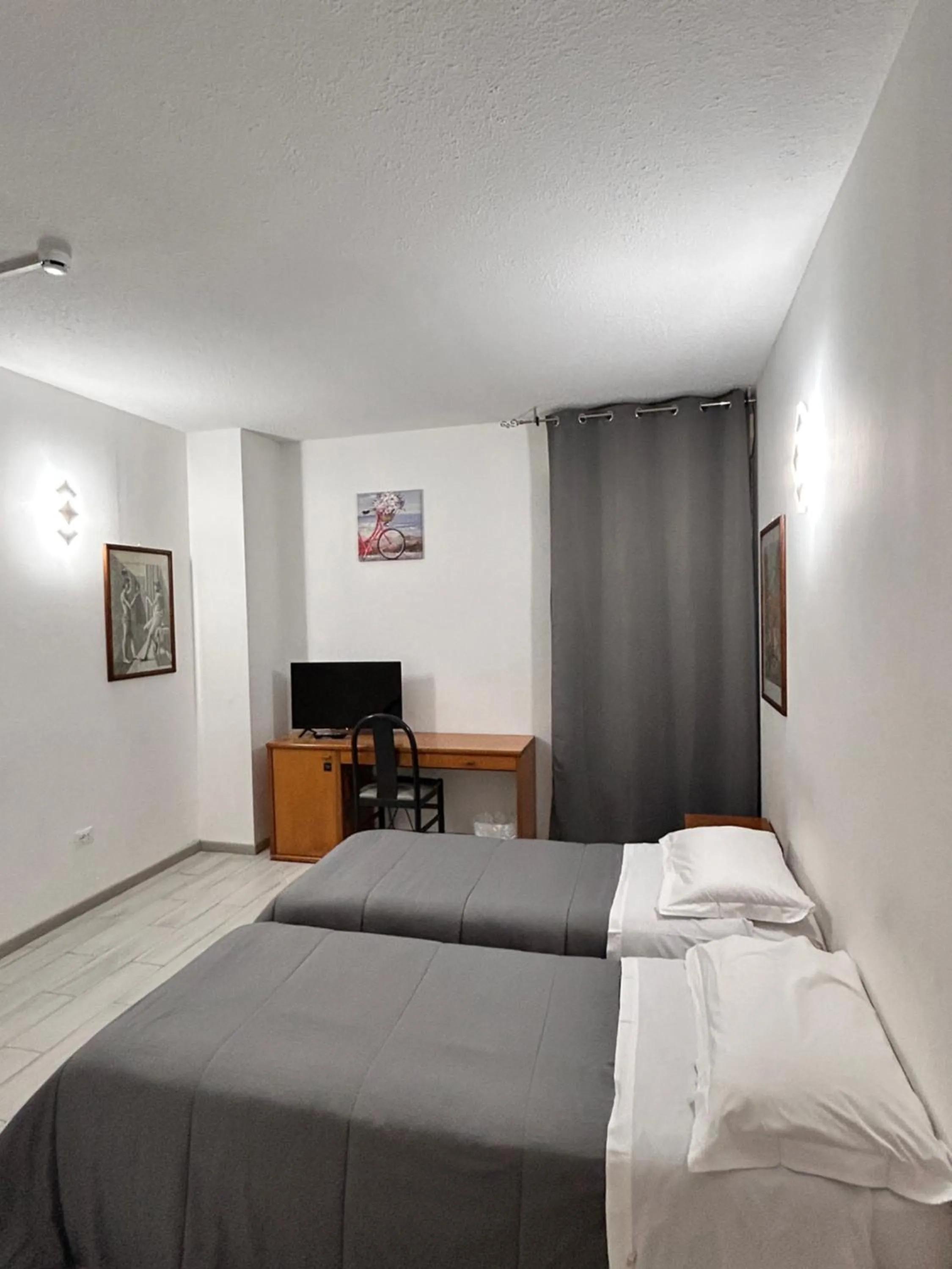 Bedroom, Bed in La Fenice Hotel