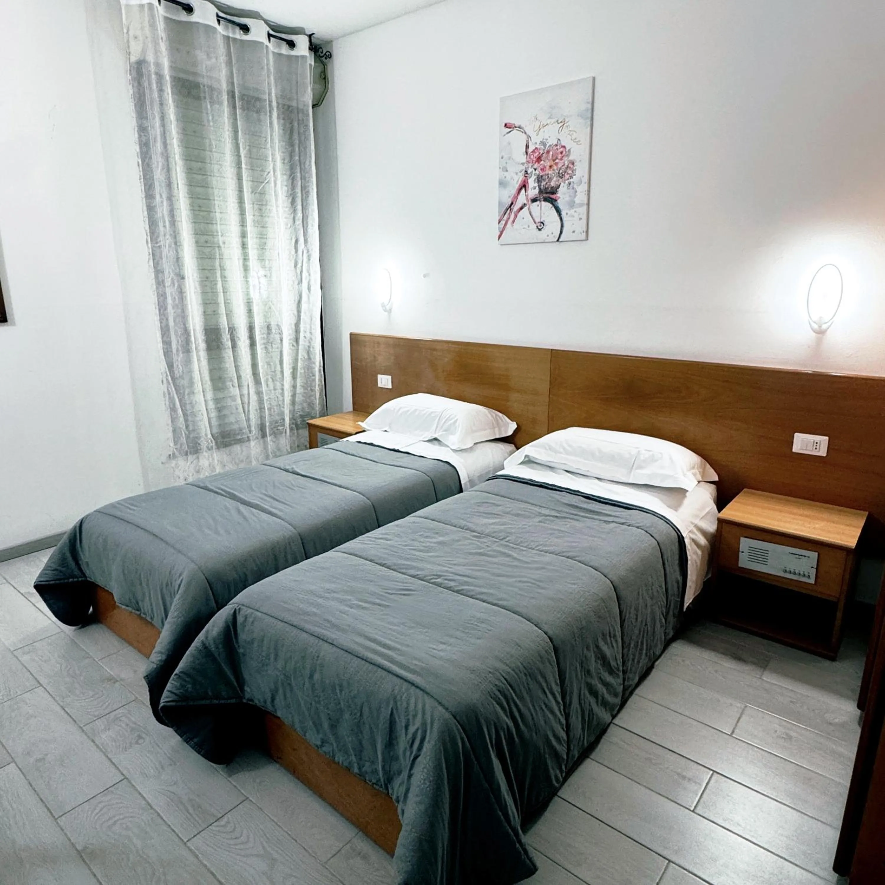 Bedroom, Bed in La Fenice Hotel