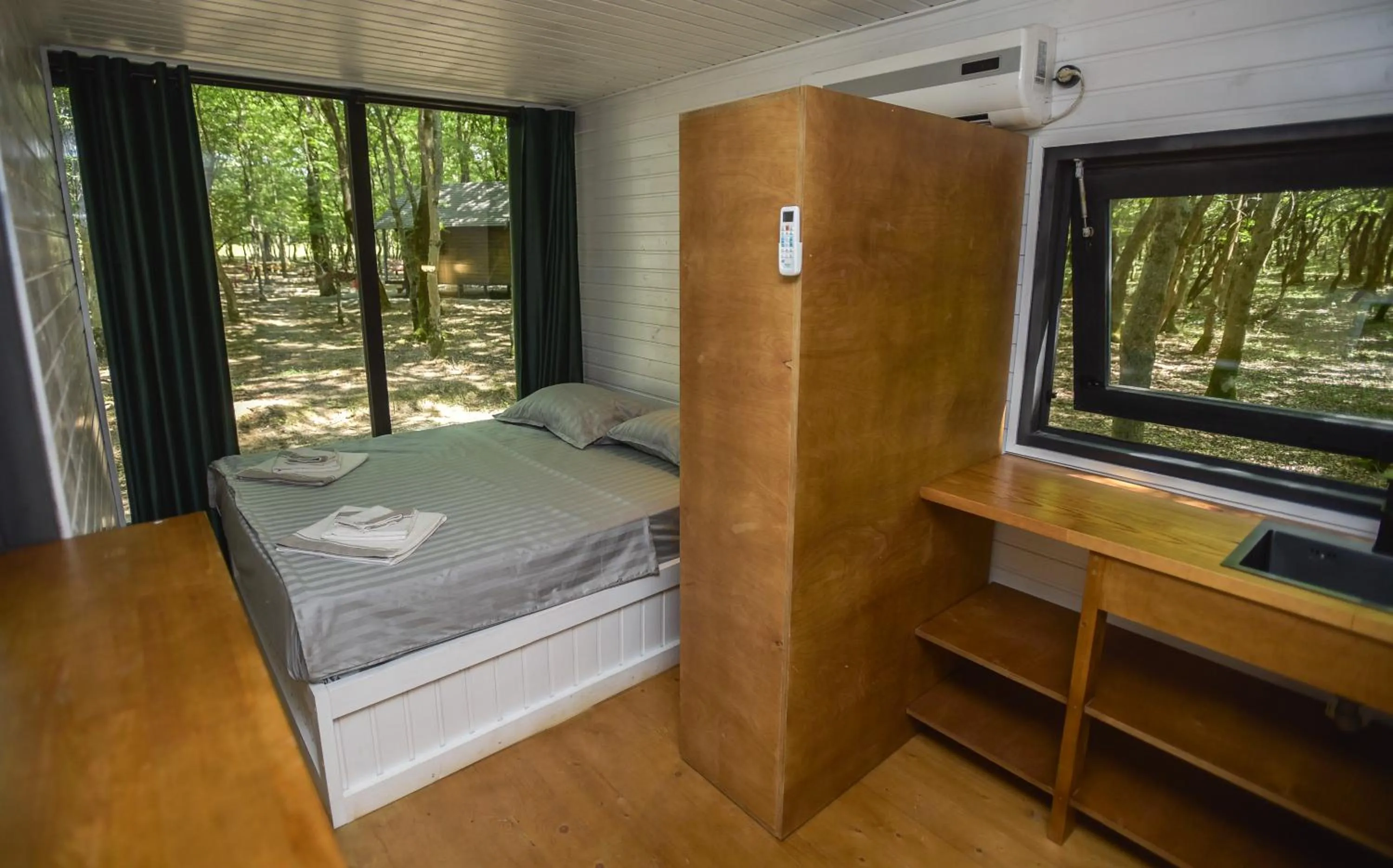 Bedroom, Bed in Chateau Vartsikhe
