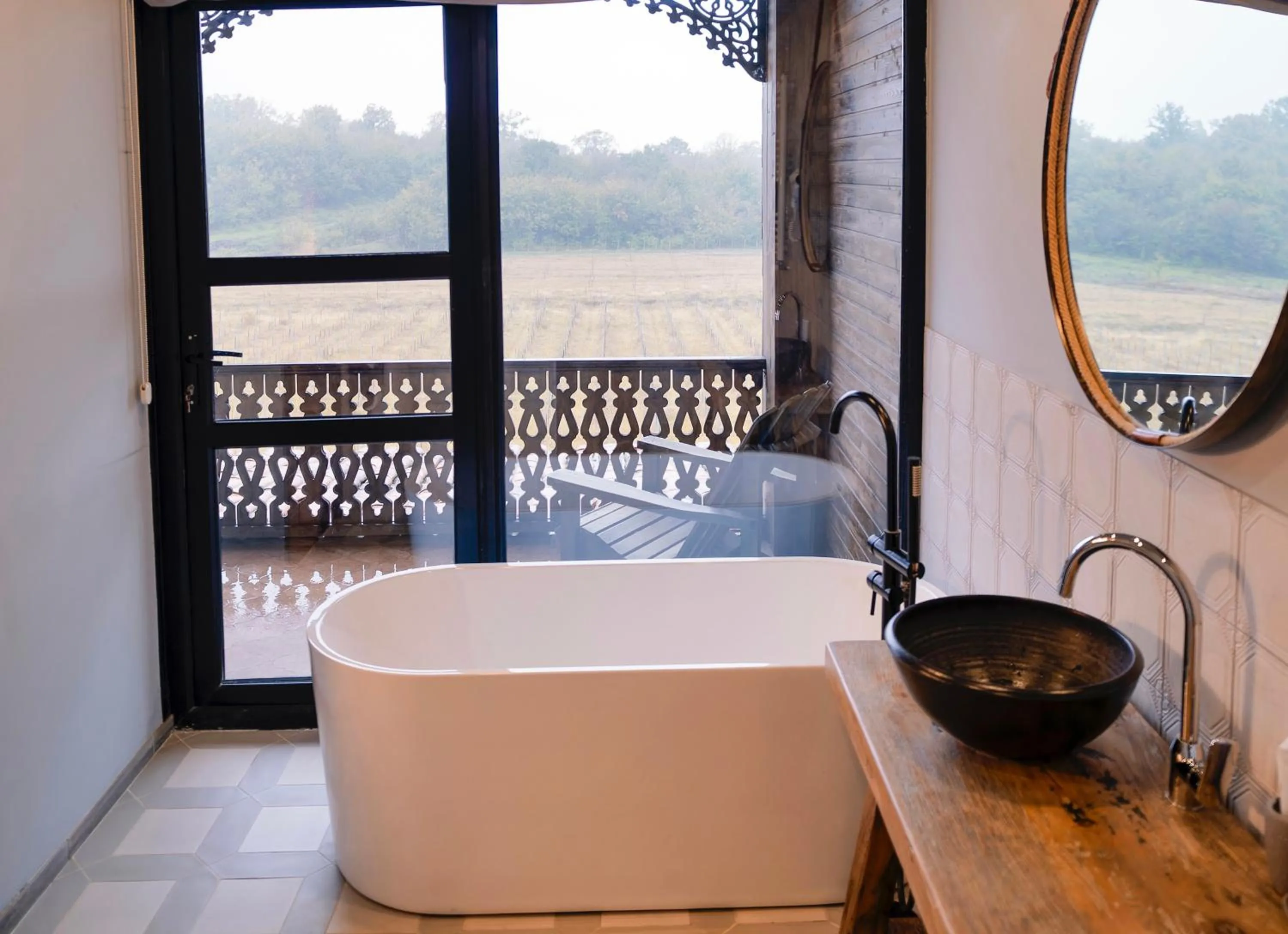 Bath in Chateau Vartsikhe