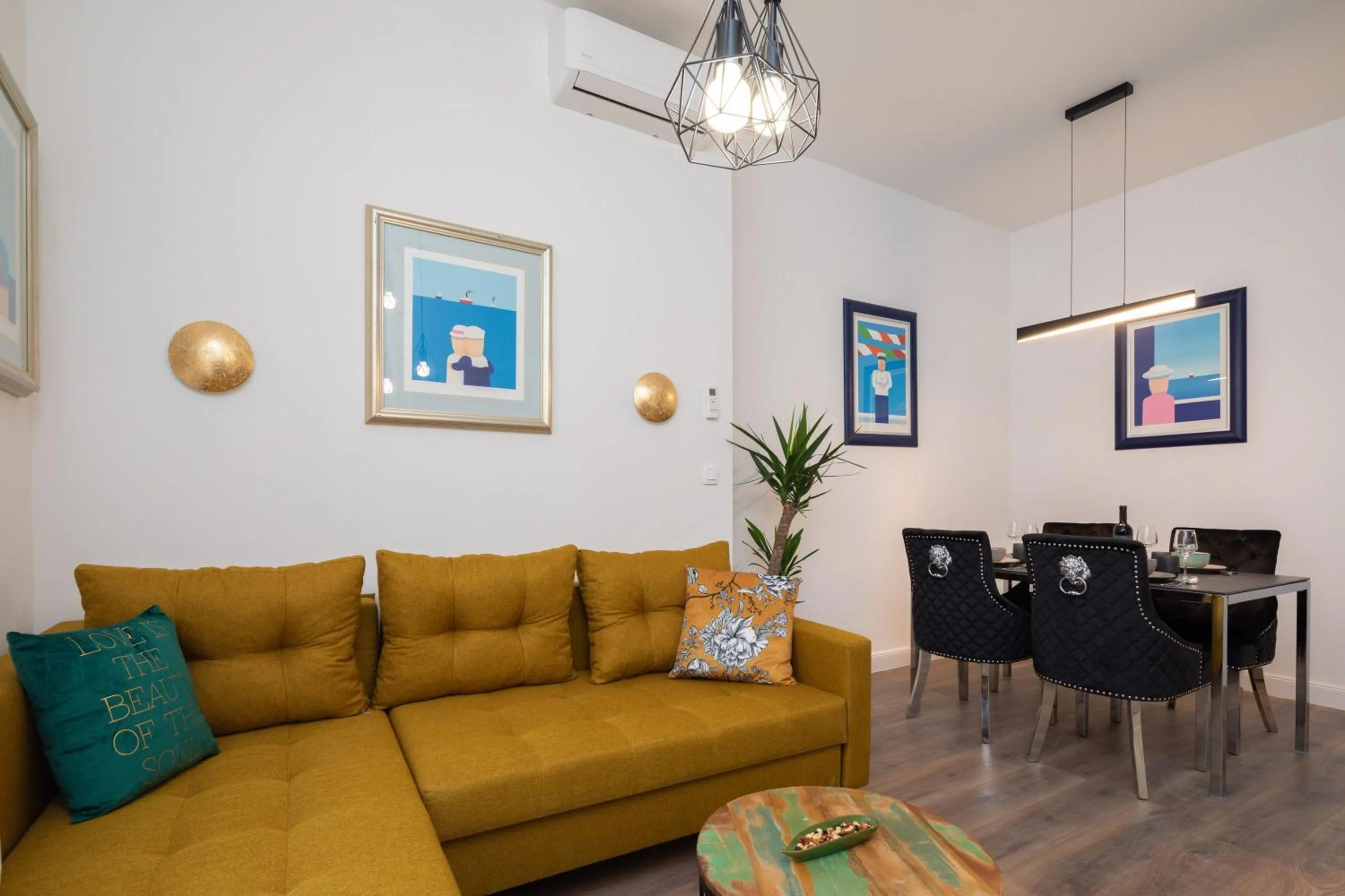 Living room in Luxury apartment Toni with patio in the heart of Split
