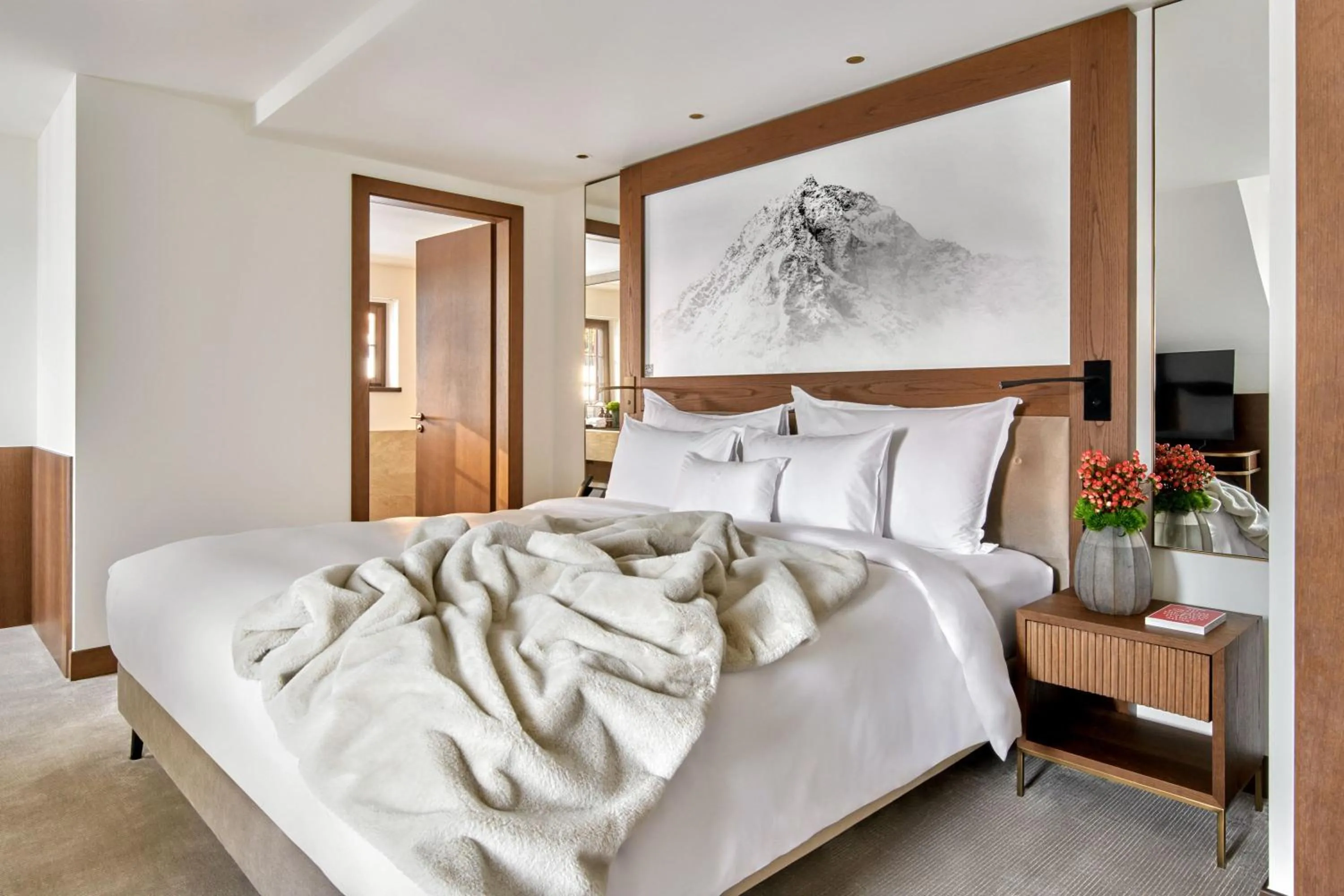 Photo of the whole room, Bed in Hotel GRACE LA MARGNA ST MORITZ