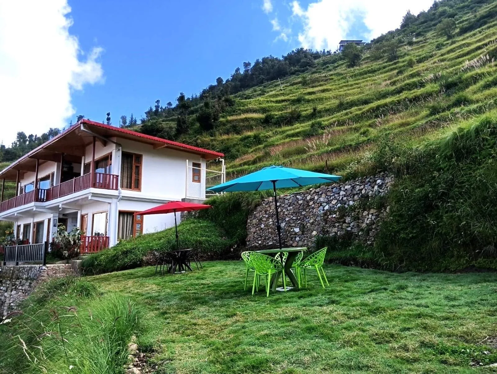 The Vintage Hill Village - Himalayan Boutique Resort
