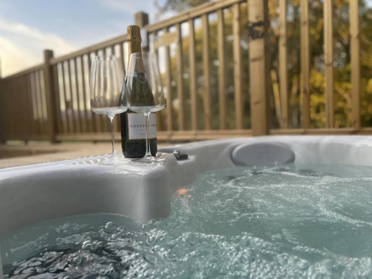 Hot Tub in Robin Hood Safari Tent