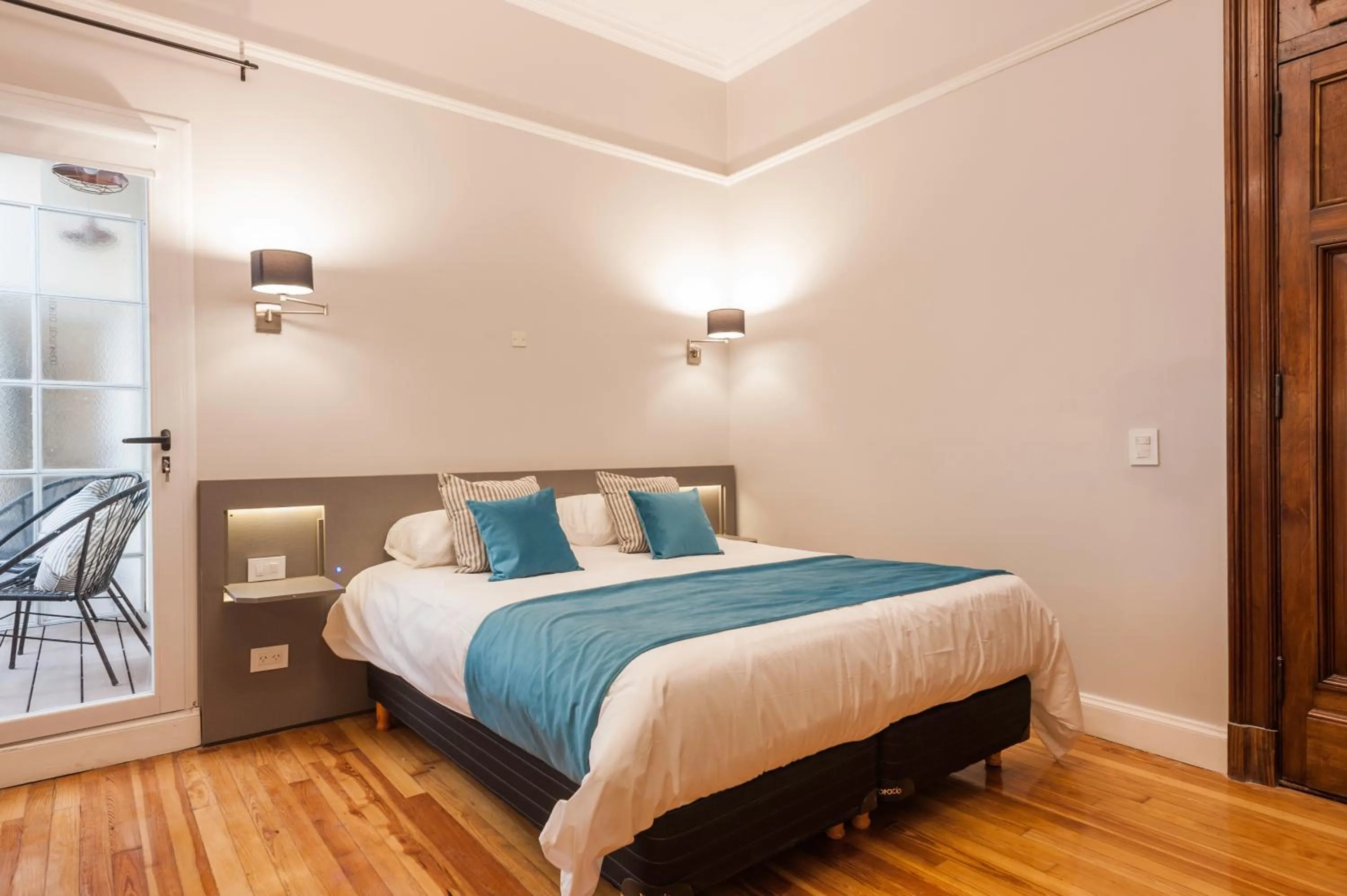 Photo of the whole room, Bed in Sarmiento Flats