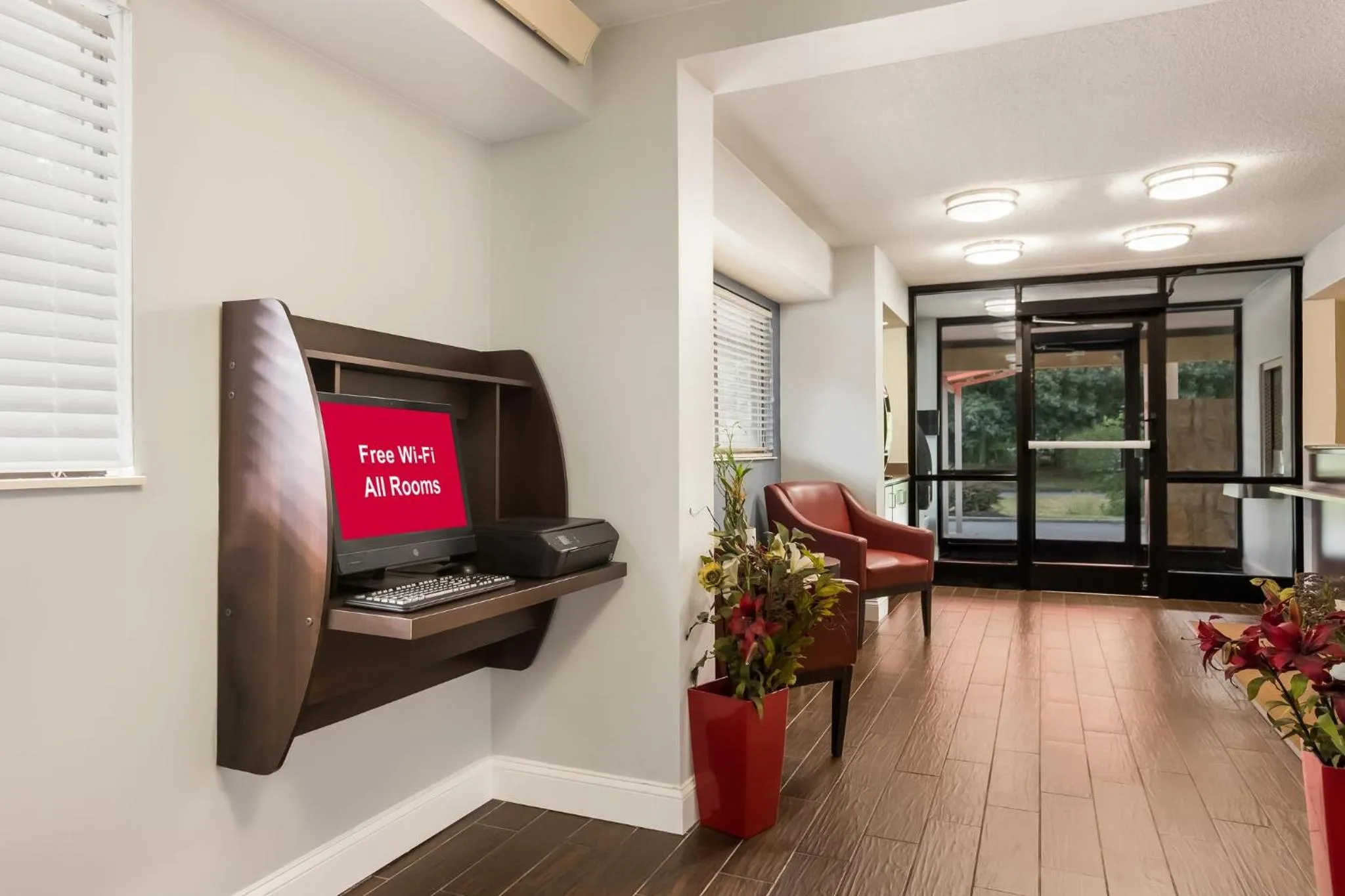 Business facilities in HomeTowne Studios by Red Roof Princeton - Ewing/ Lawrenceville