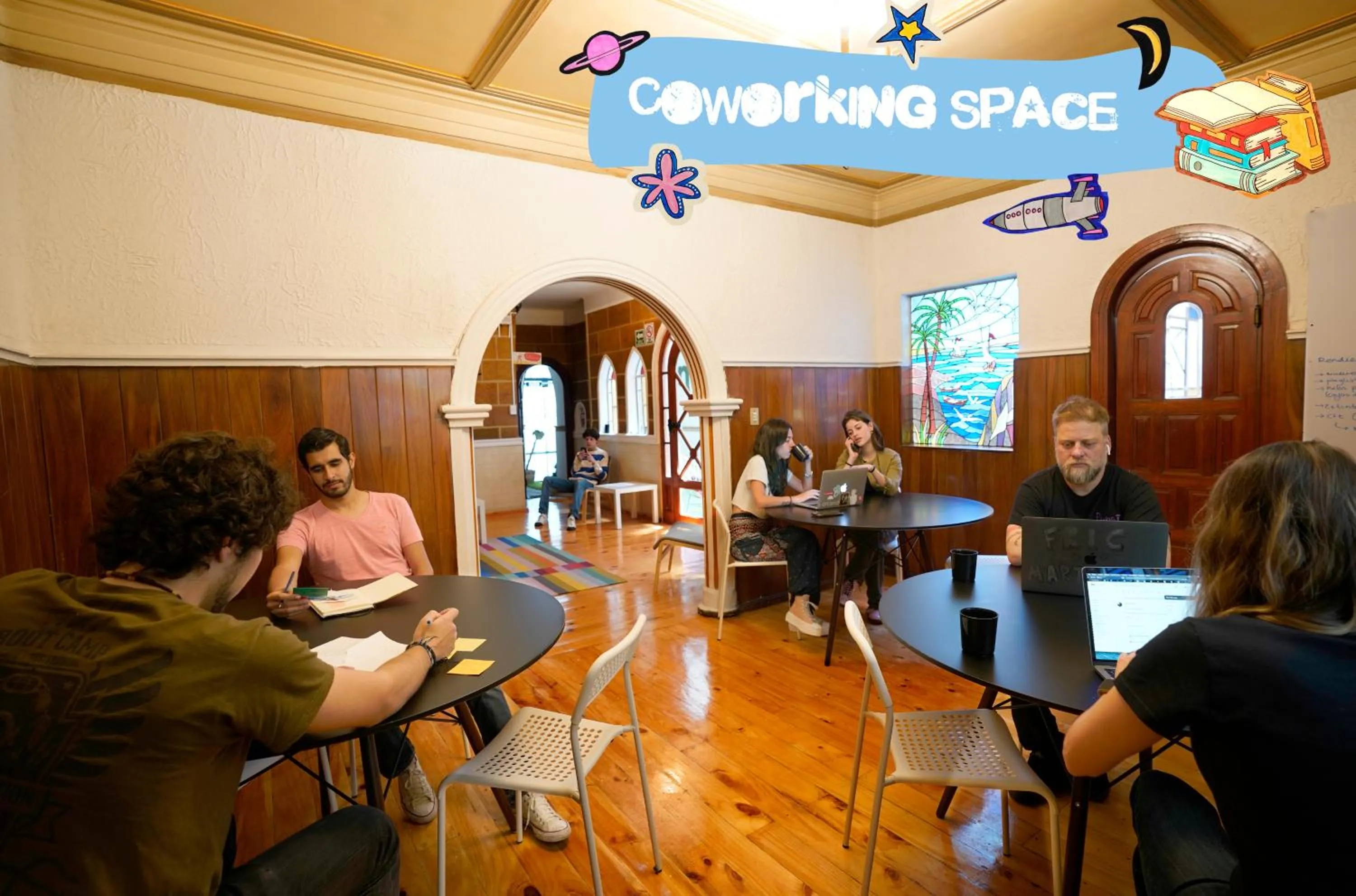 Living room in Hostal Fungi Casa Rosa