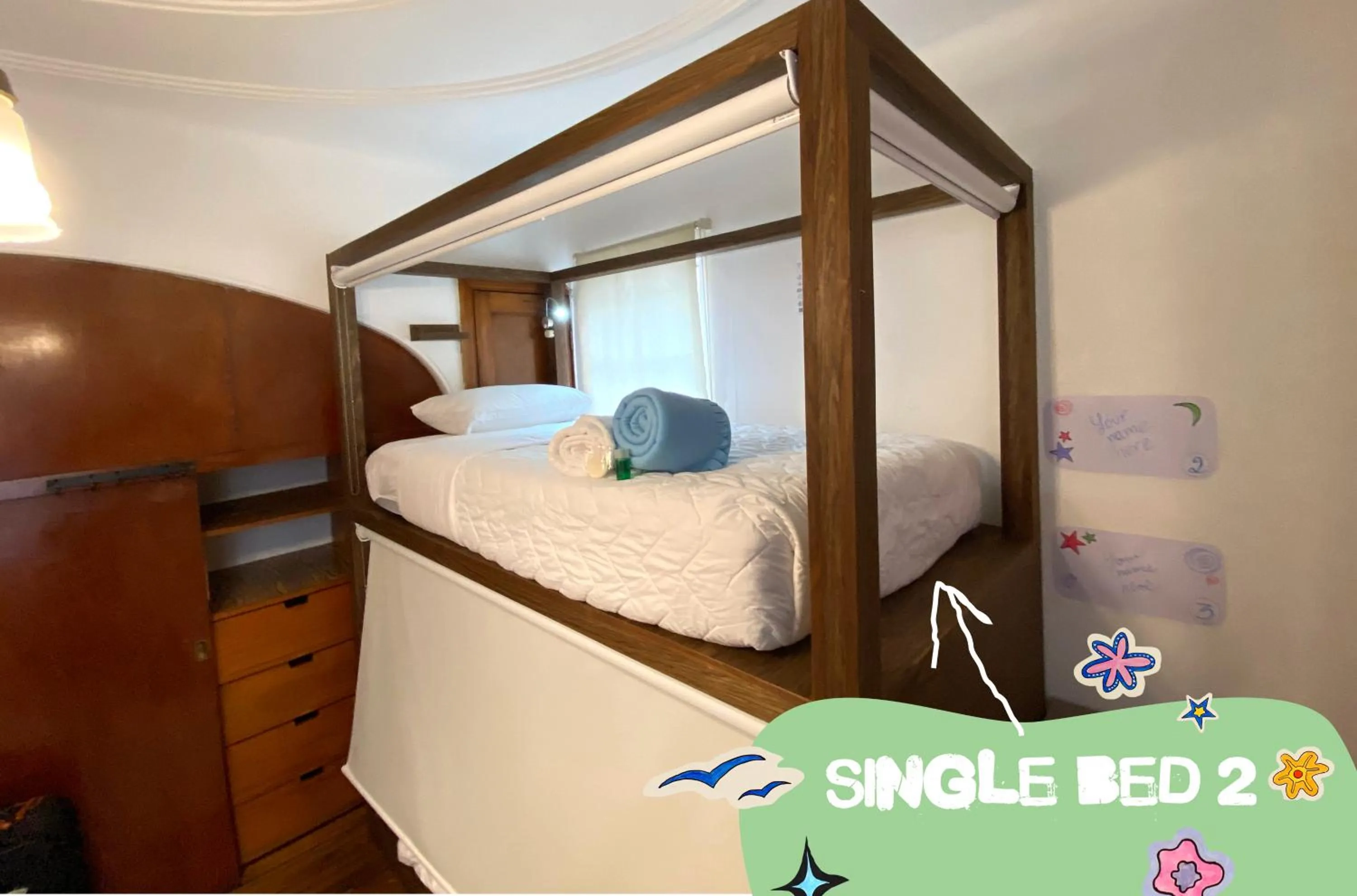 Bed in Hostal Fungi Casa Rosa