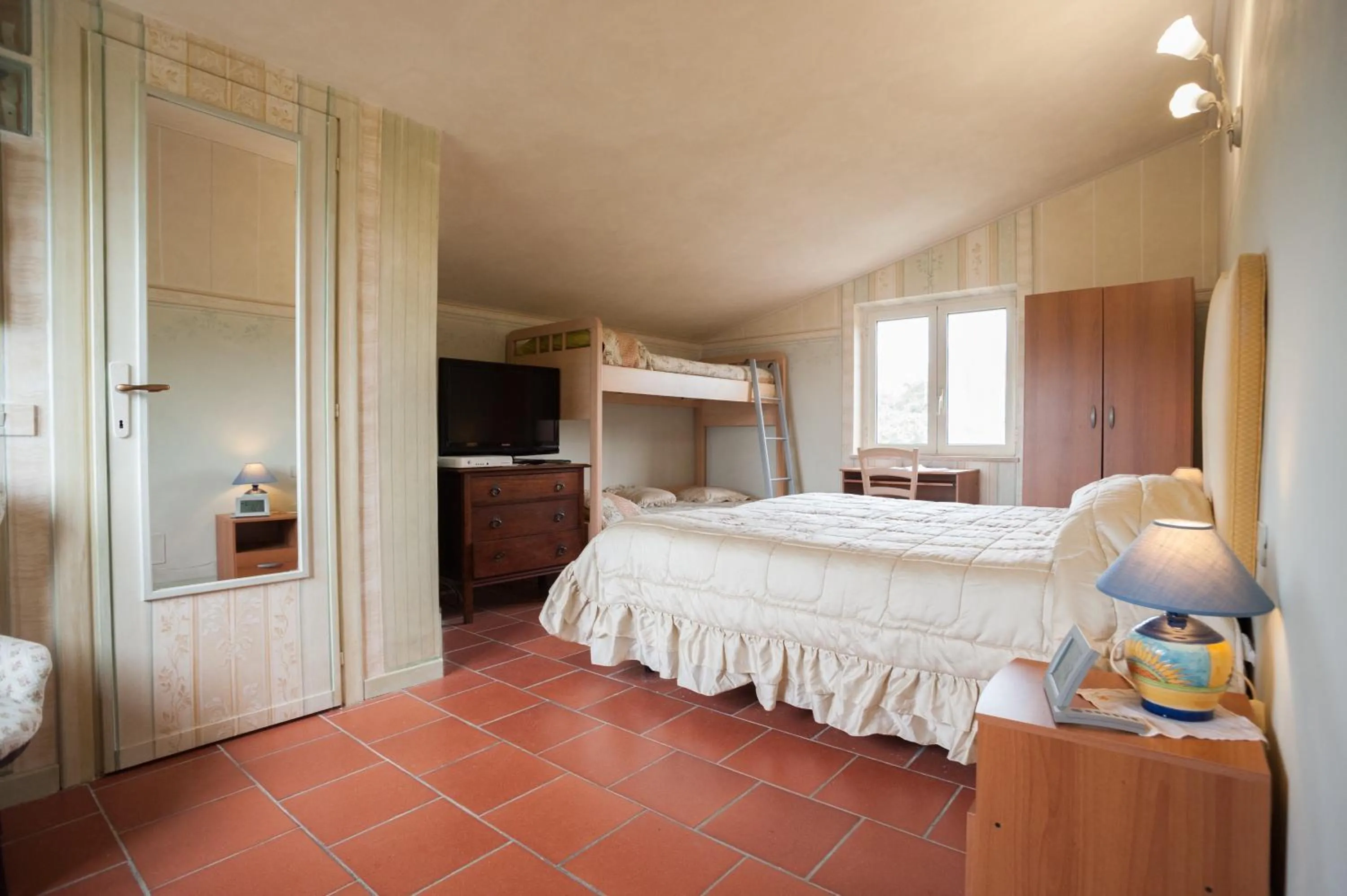 Bedroom, Bed in La Finestra sul Lago