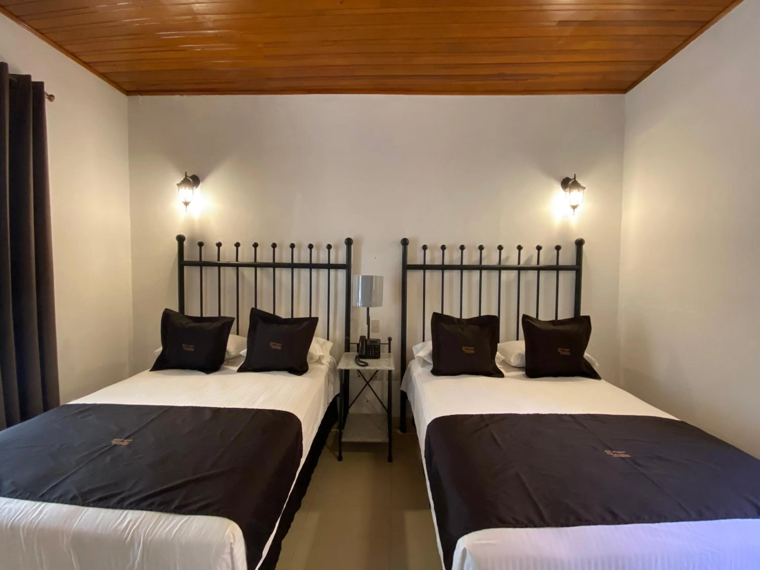 Bed in Hotel Plata Condesa