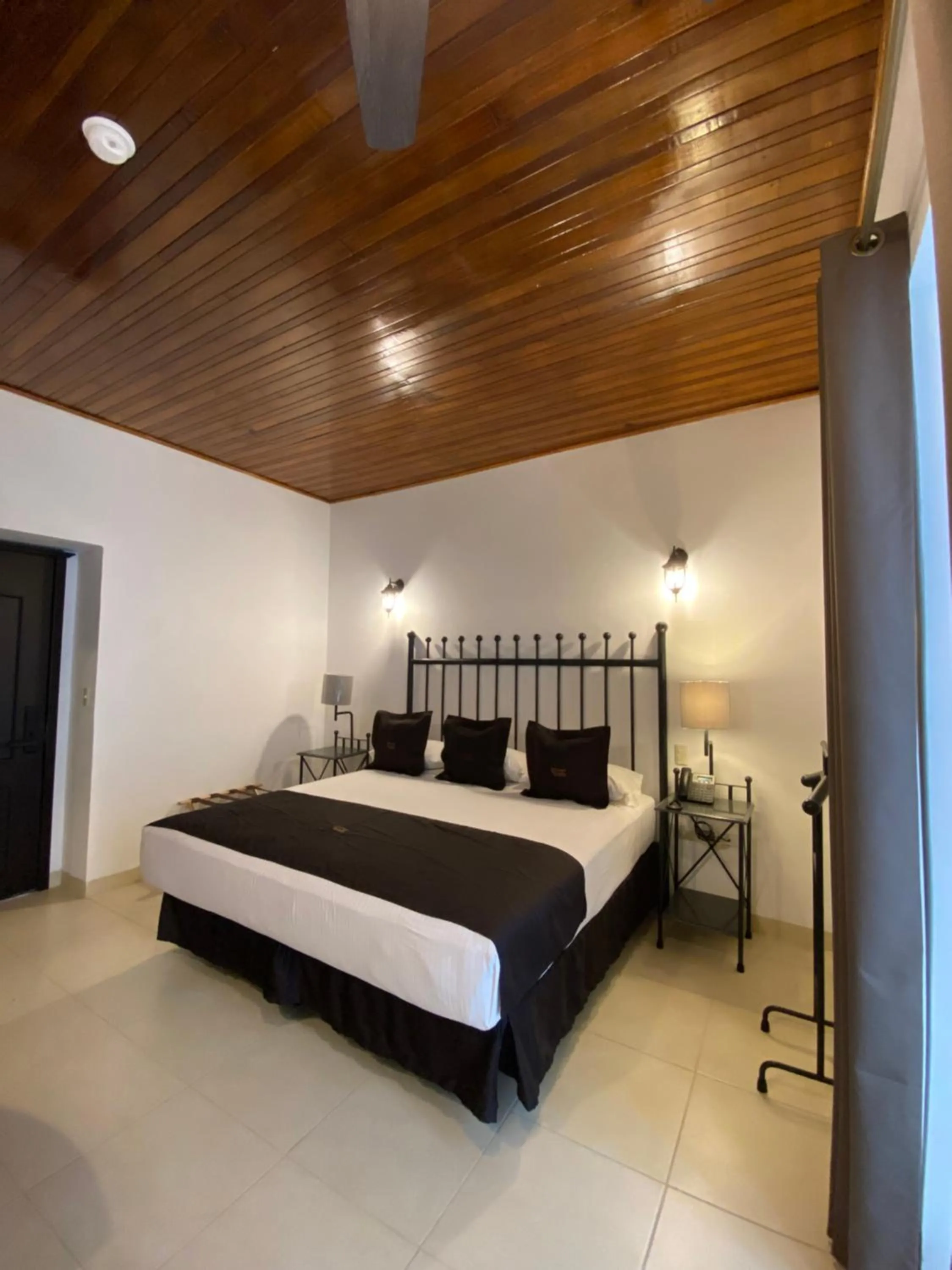 Photo of the whole room, Bed in Hotel Plata Condesa