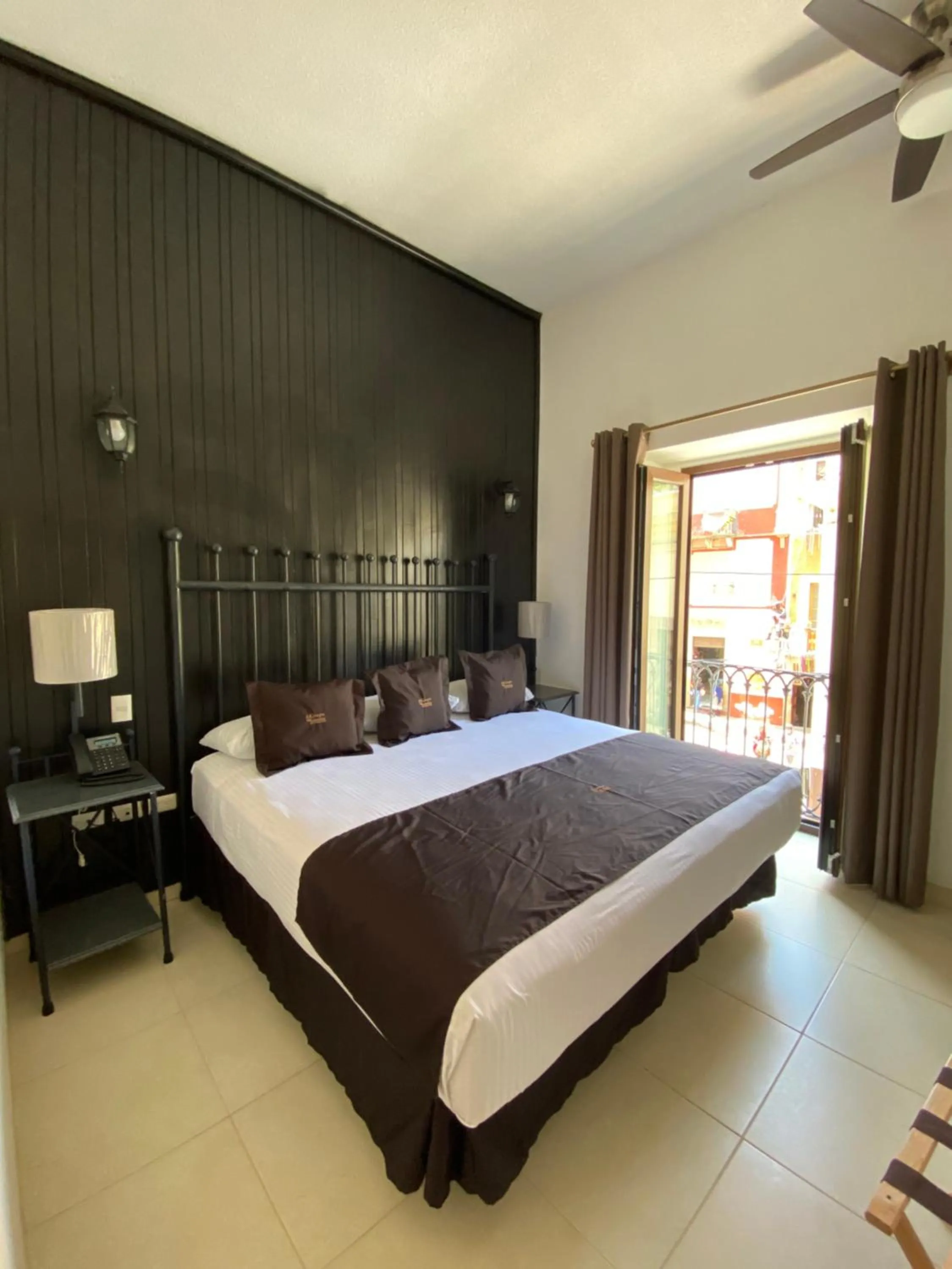 Bed in Hotel Plata Condesa