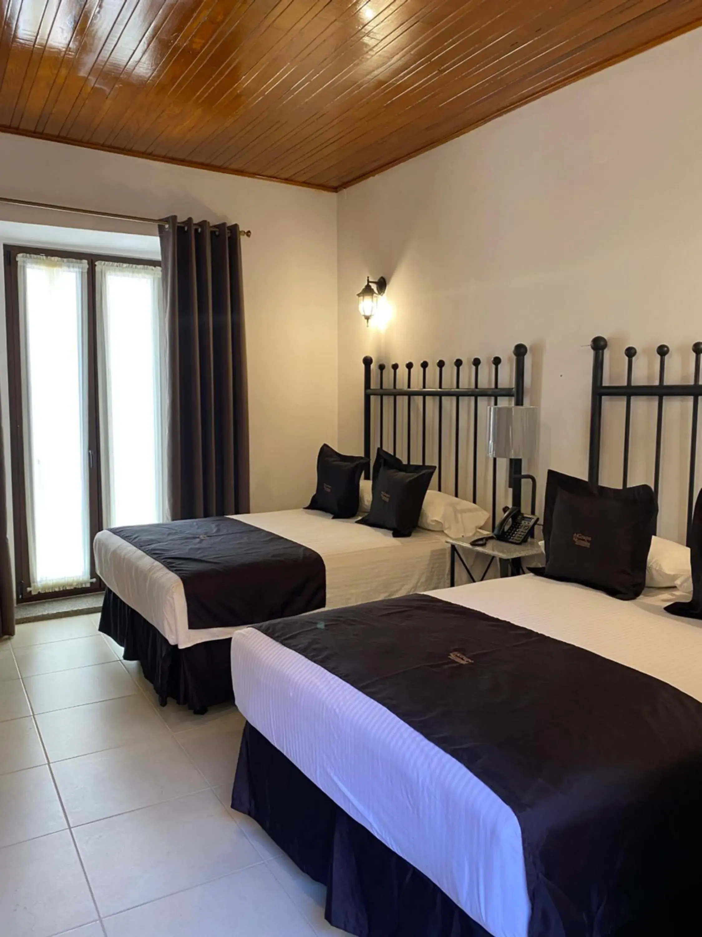 Twin Room with View in Hotel Plata Condesa Twin Room with View in Hotel Plata Condesa