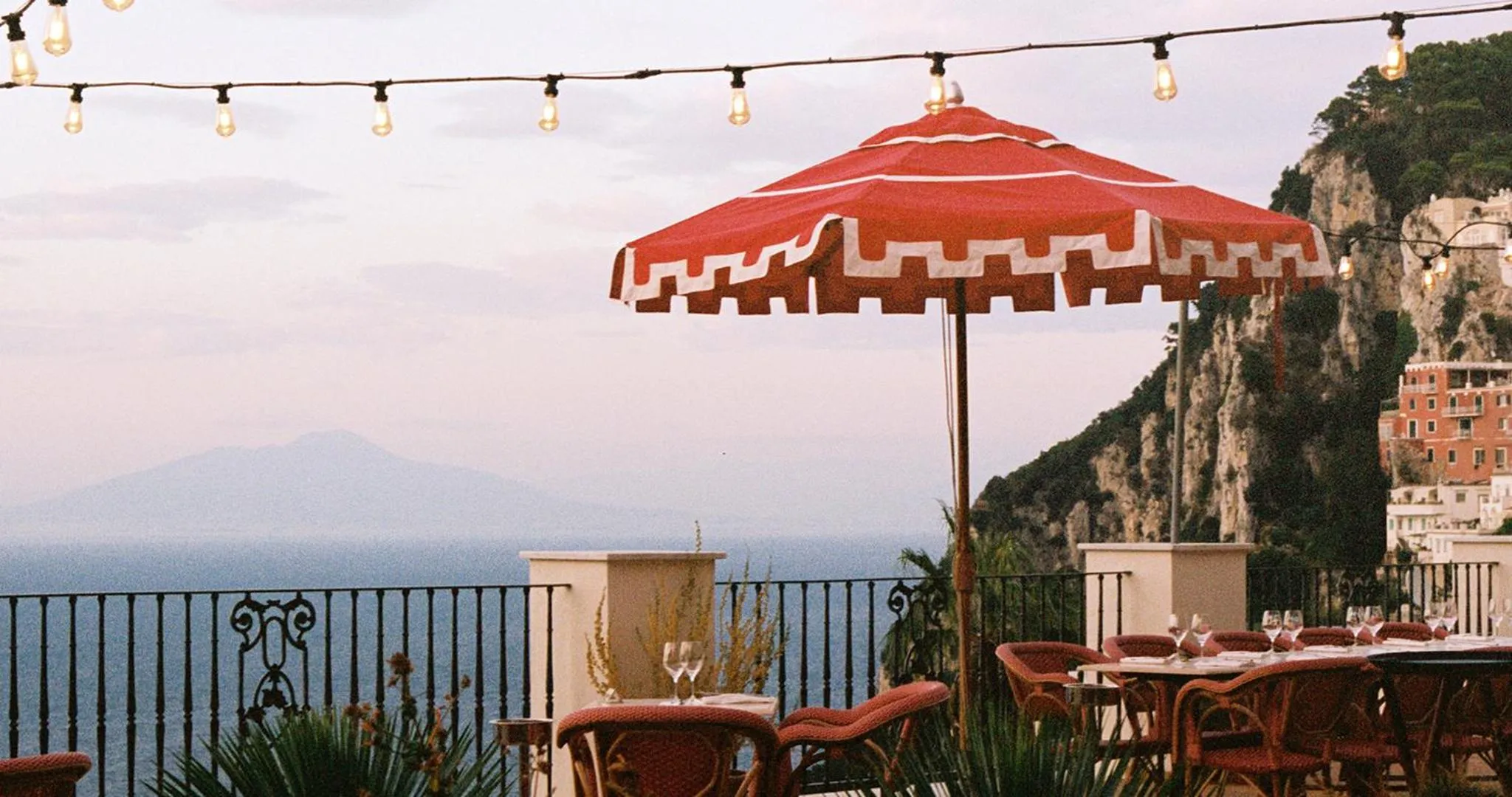 Restaurant/places to eat in Il Capri Hotel