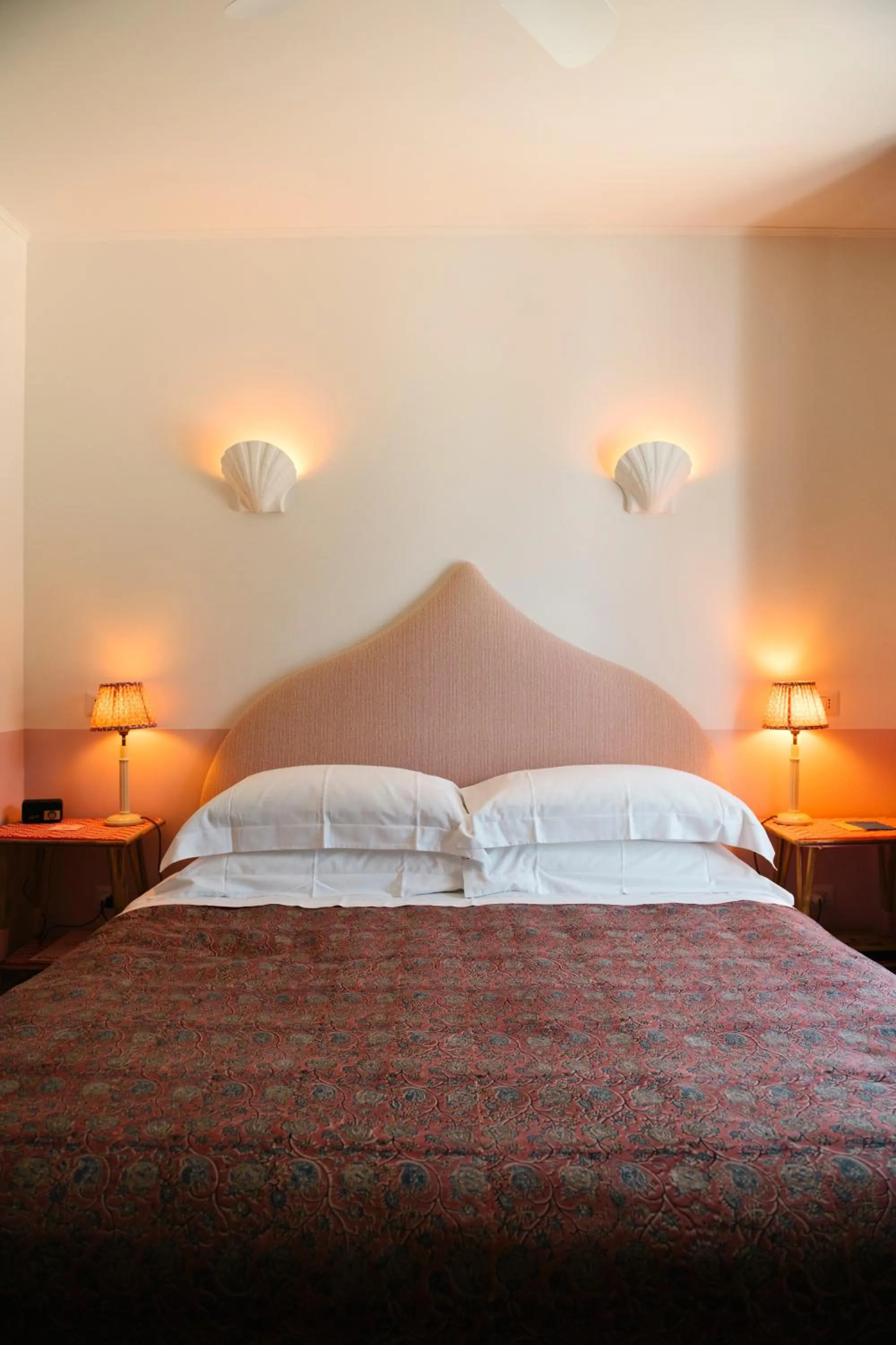 Bed in Il Capri Hotel