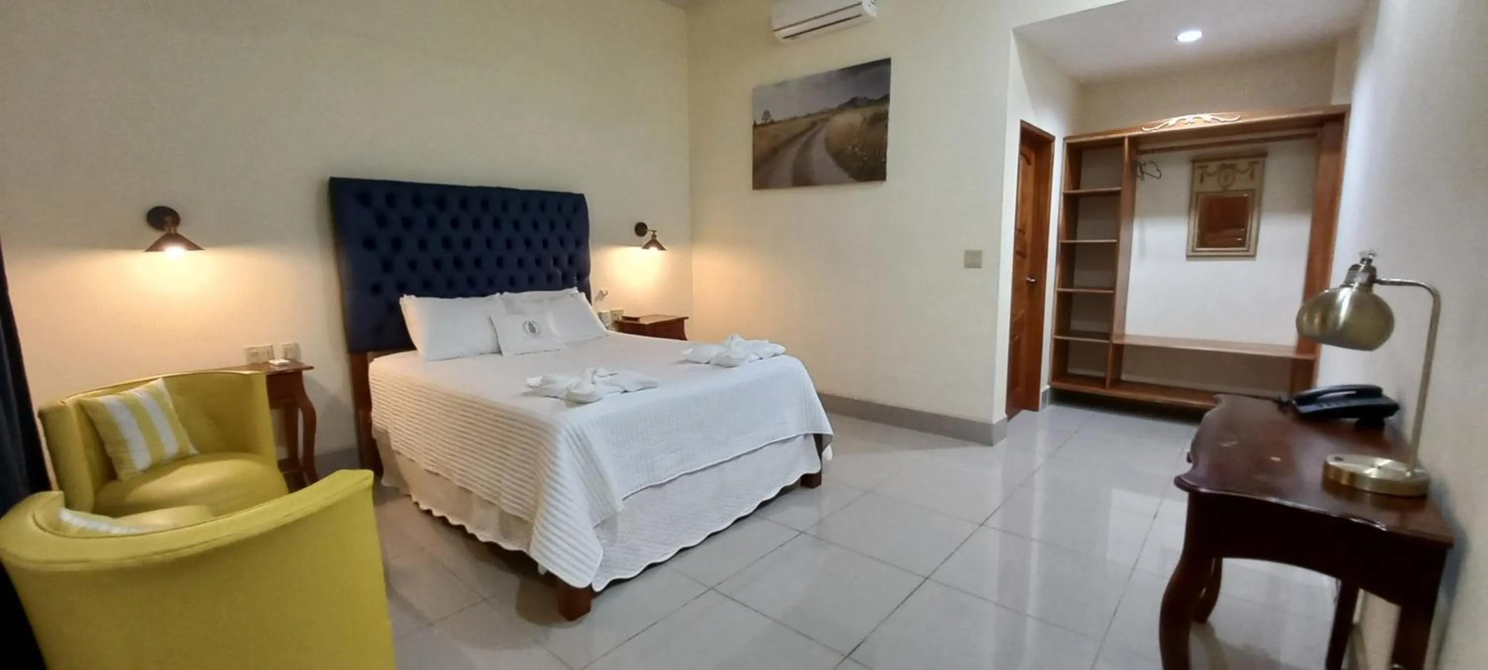 Bedroom, Bed in GRAN HOTEL VICTORIA