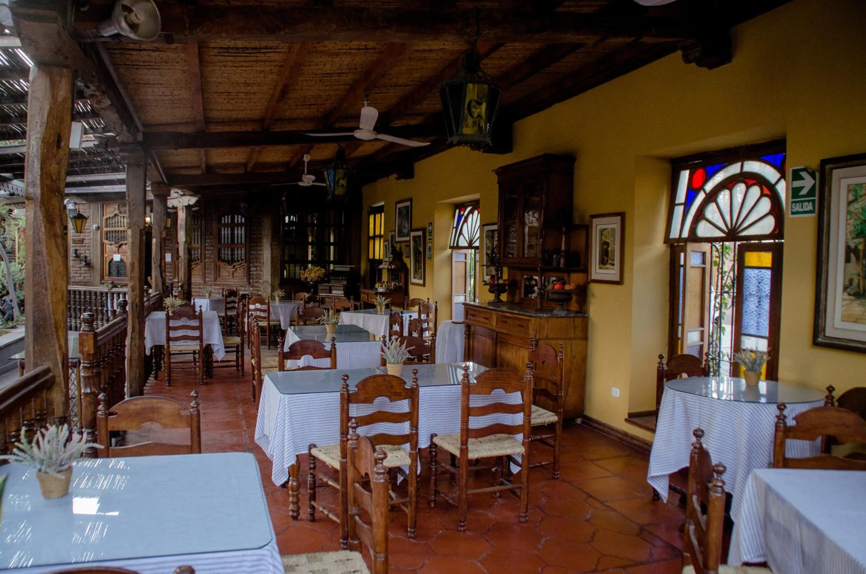 Restaurant/places to eat in Hotel & Hacienda El Carmelo