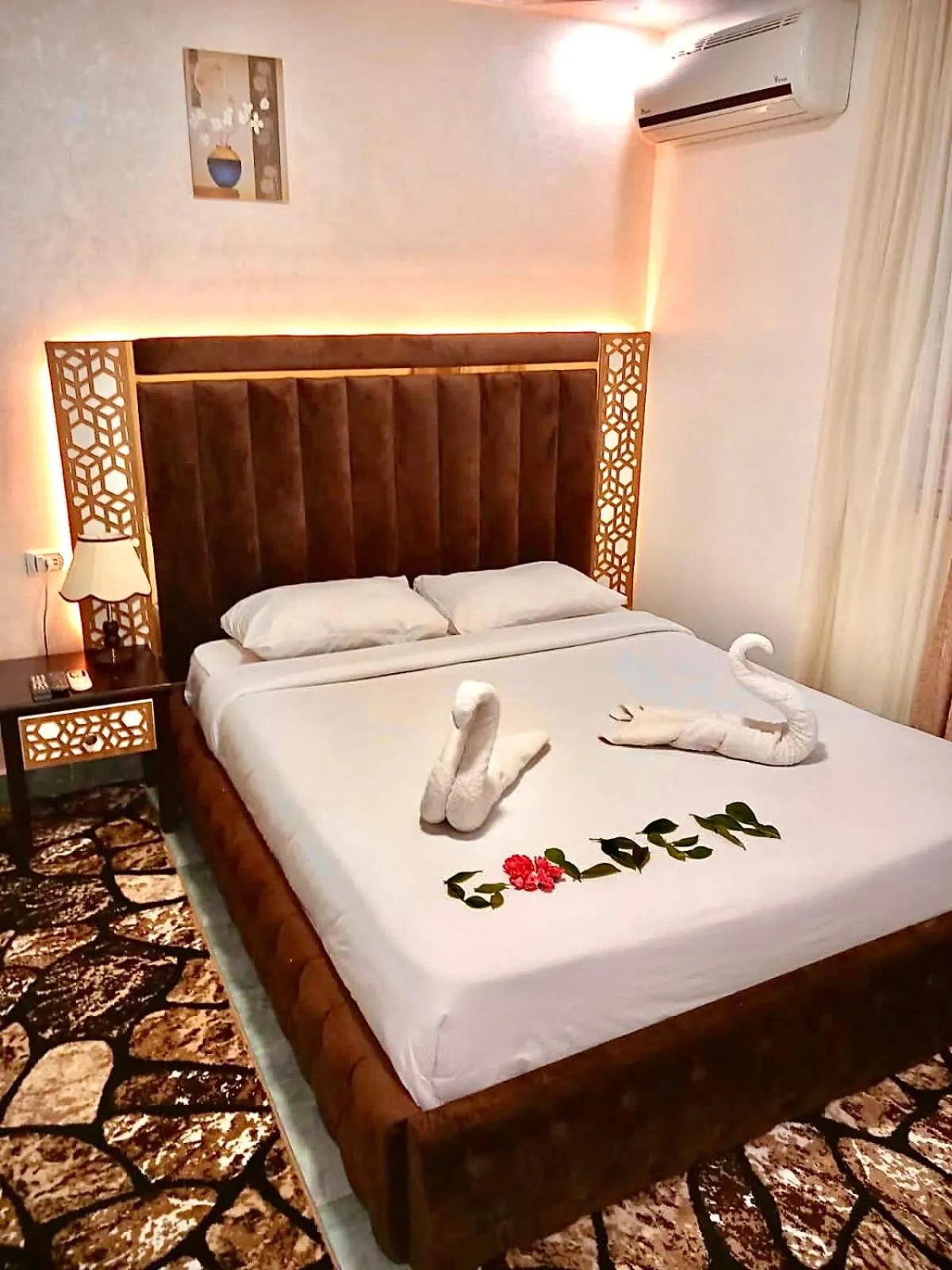 Bed in Golden Pyramids Inn