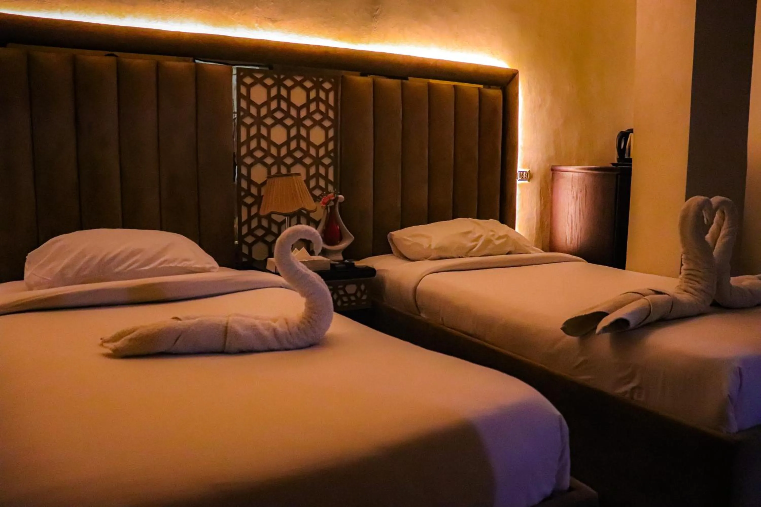 Bed in Golden Pyramids Inn