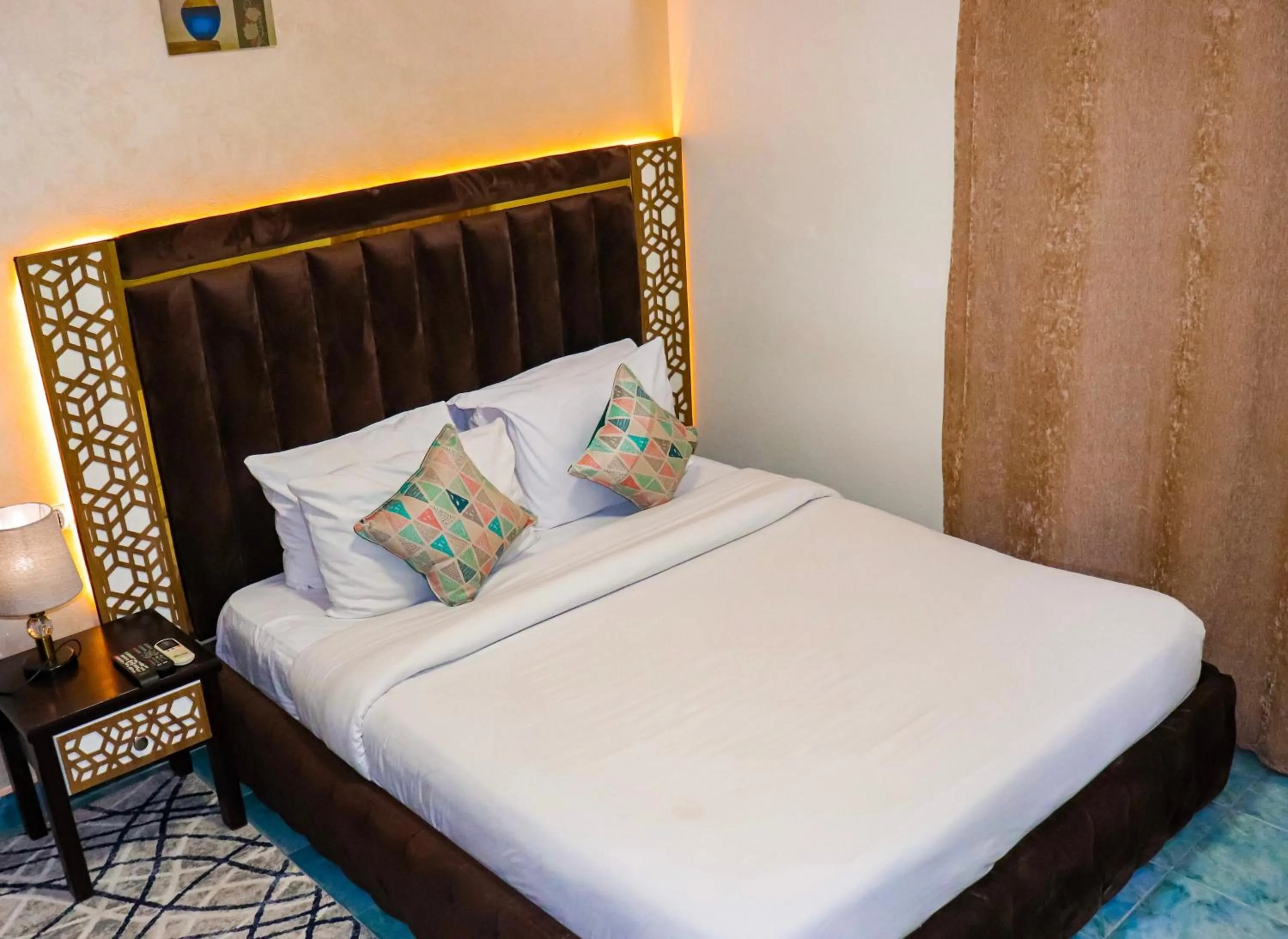 Bed in Golden Pyramids Inn